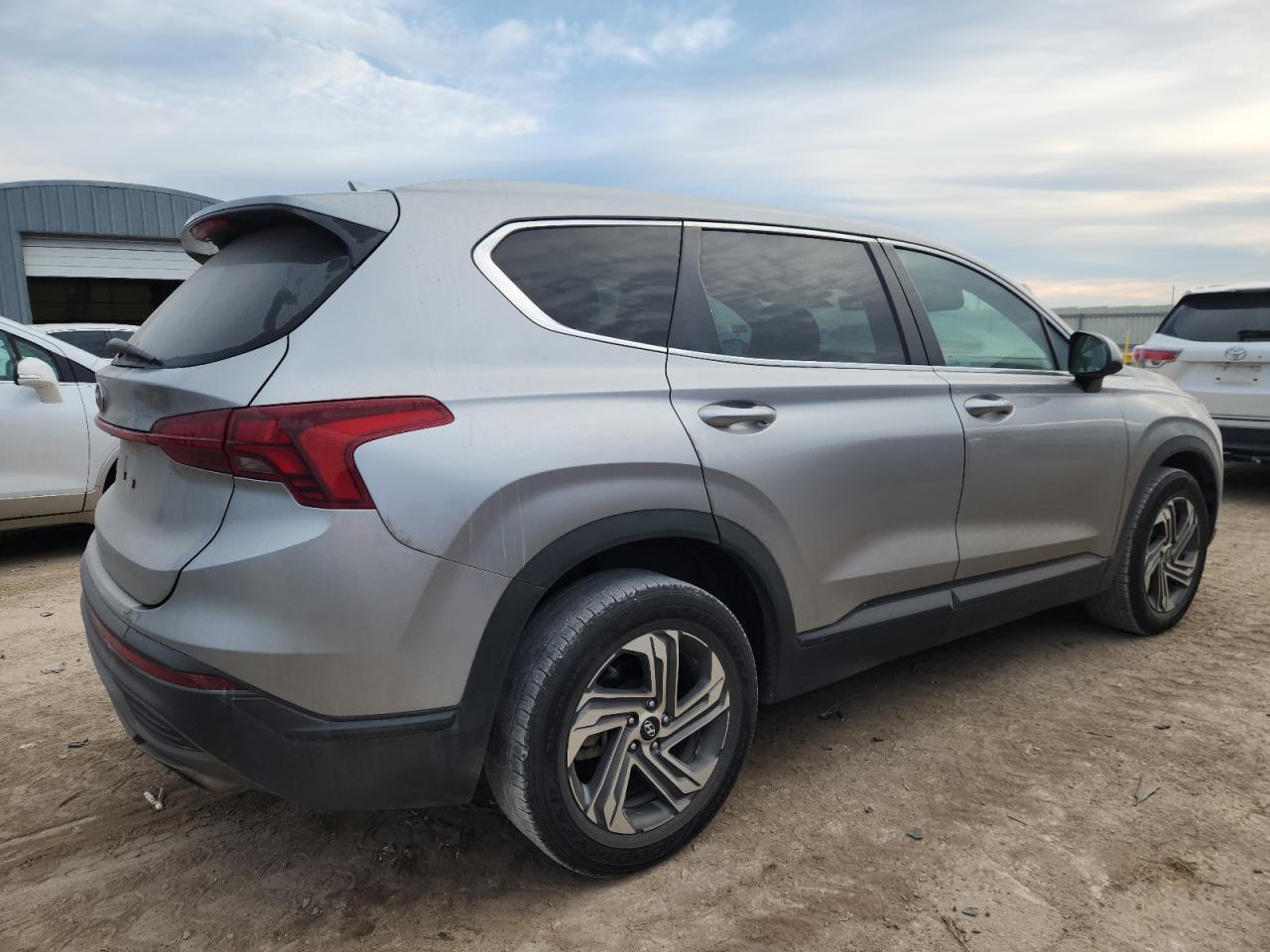 2021 Hyundai Santa Fe Se - Фото 3