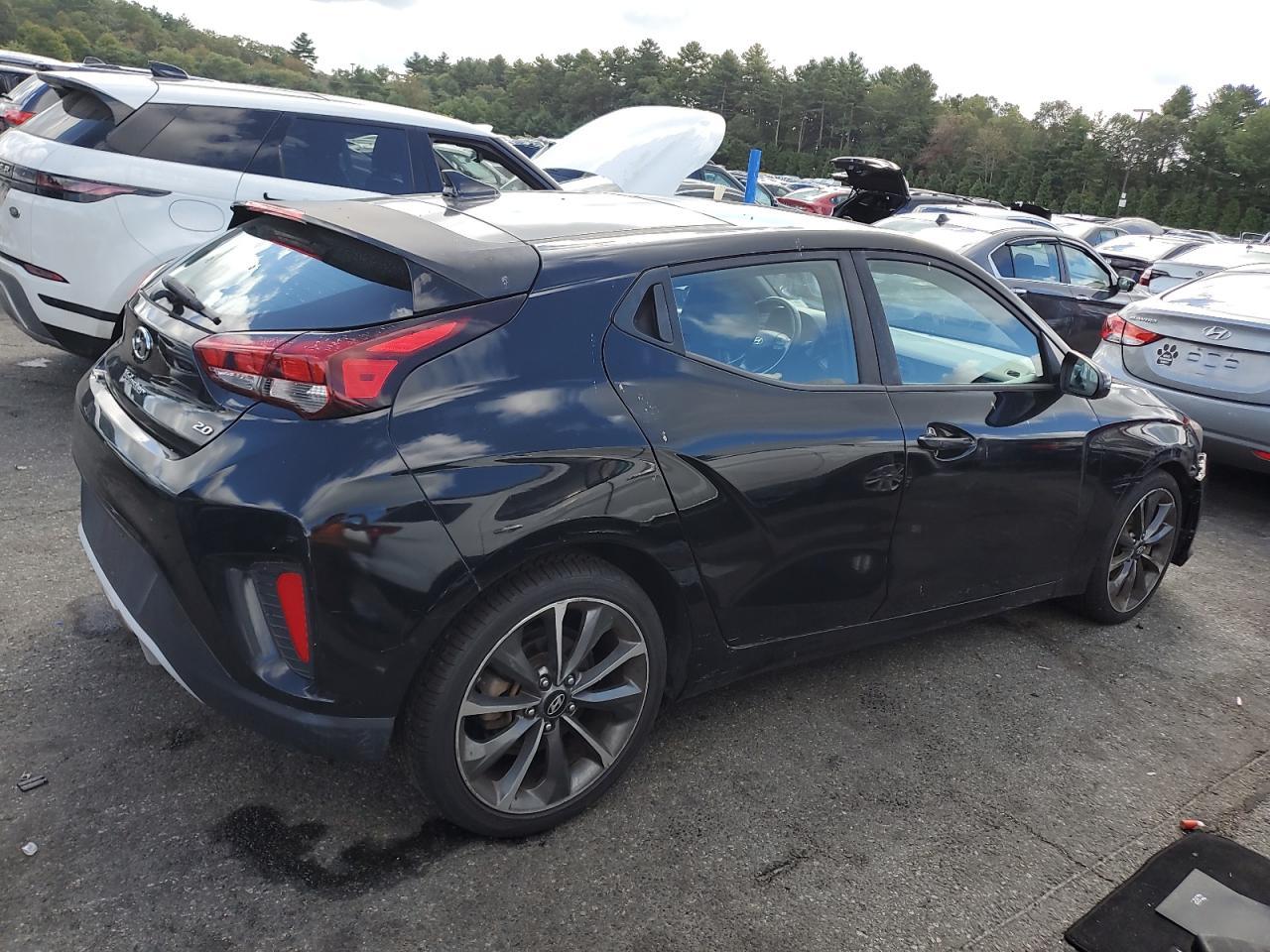 2019 Hyundai Veloster Base - Image 3