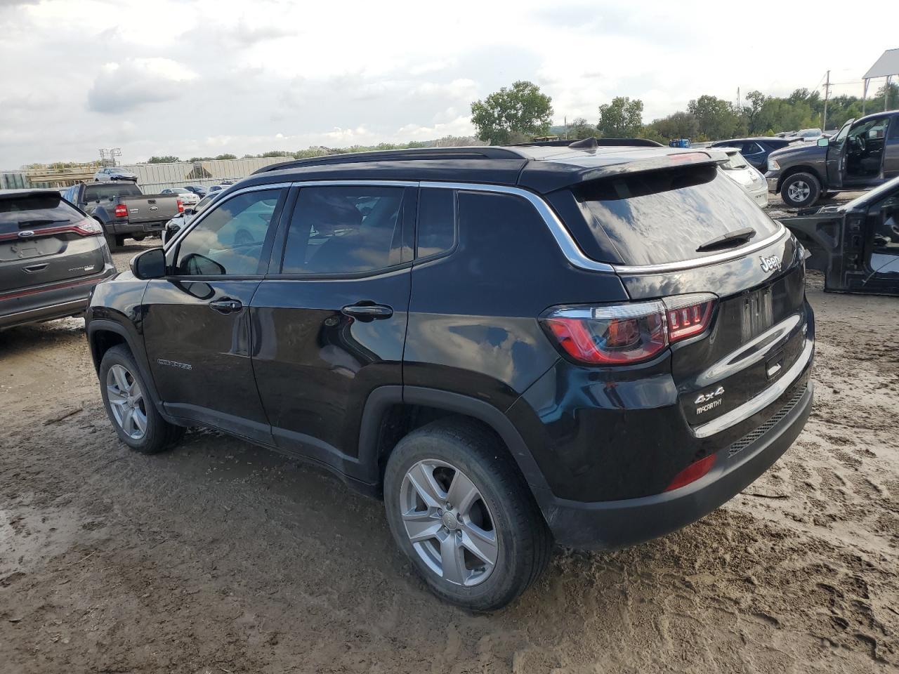 2022 Jeep Compass Latitude - Фото 2