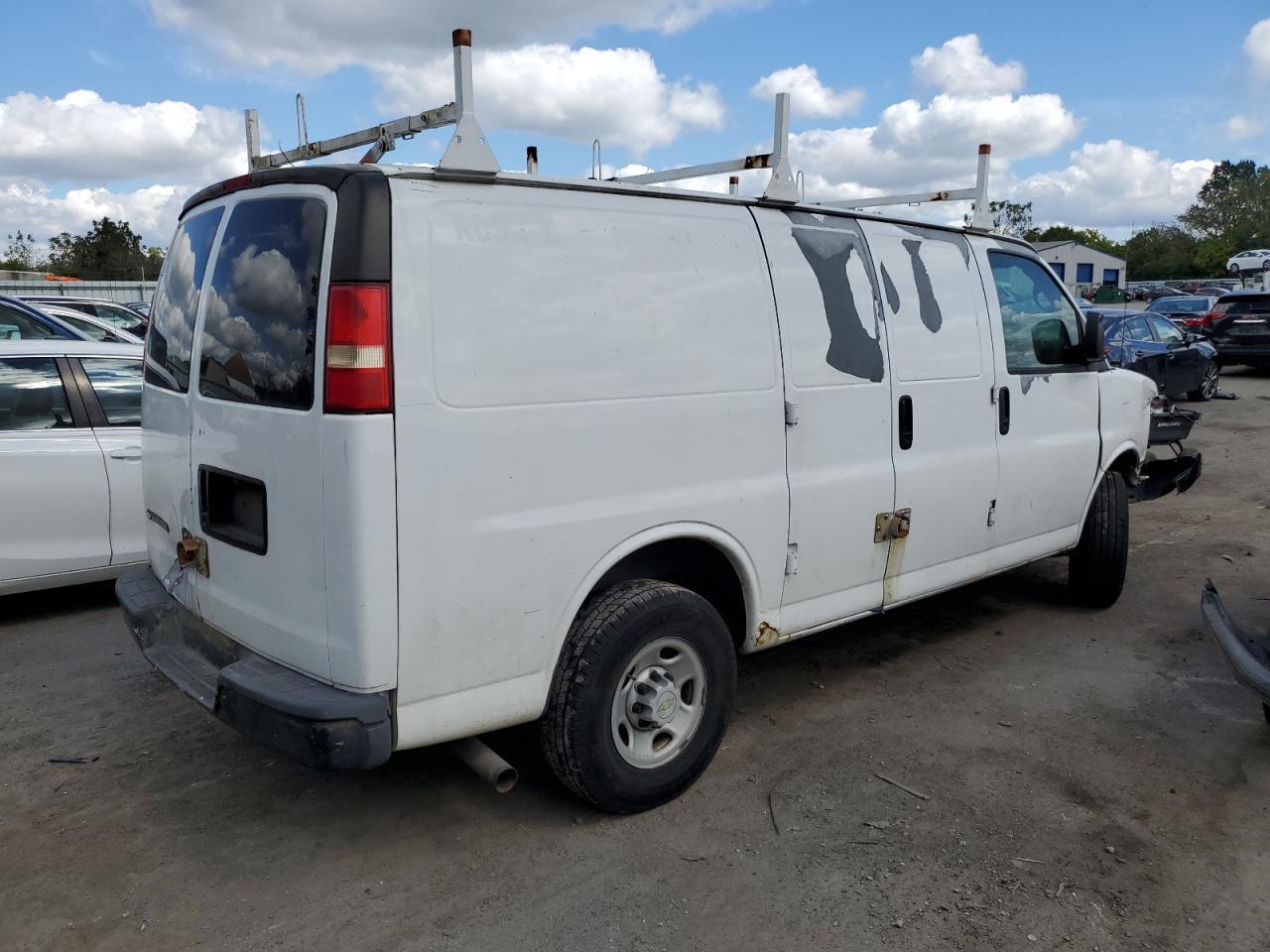2007 Chevrolet Express G2500 - Image 3