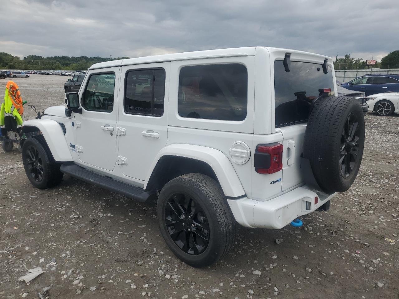 2021 Jeep Wrangler Unlimited Sahara 4Xe - Фото 2