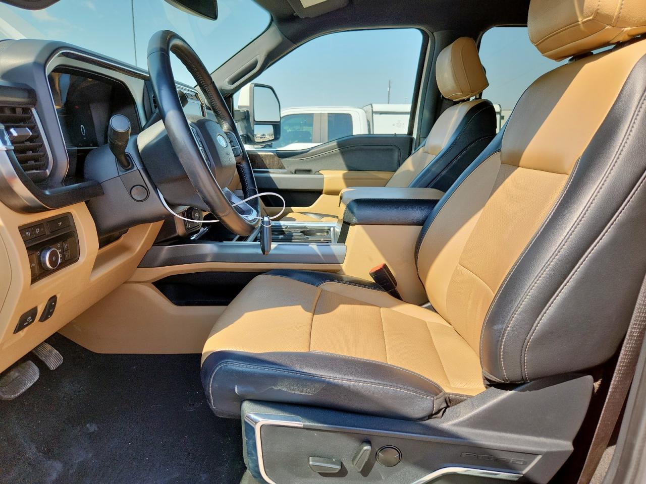 2023 Ford F250 Super Duty - Image 7