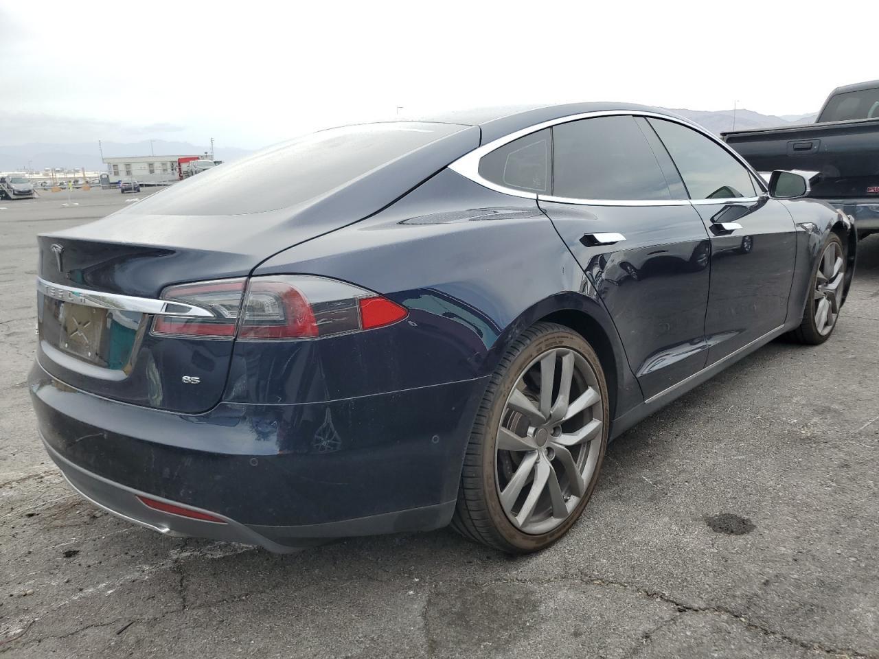 2014 Tesla Model S - Image 3