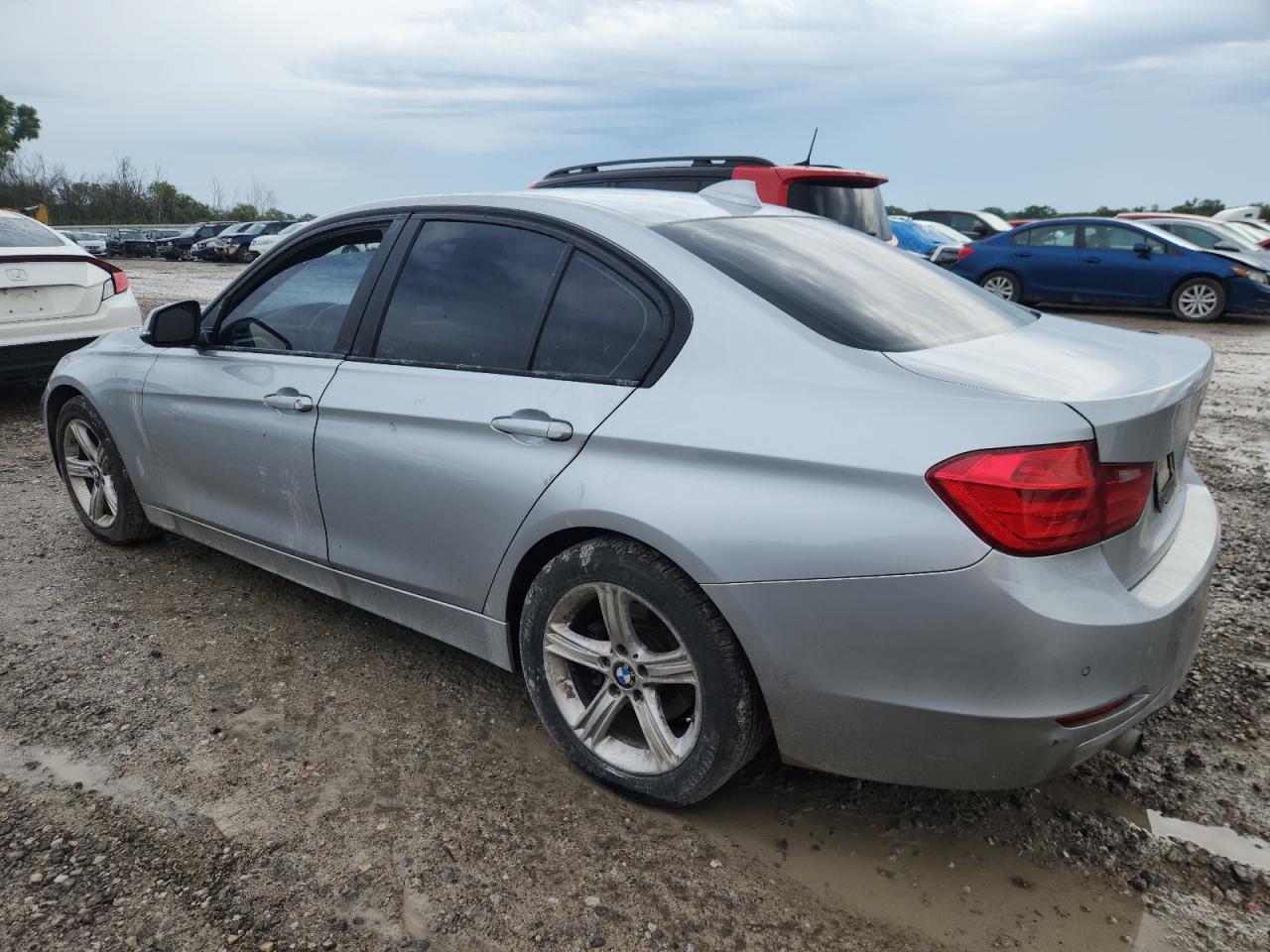 2013 BMW 328 I - Фото 2