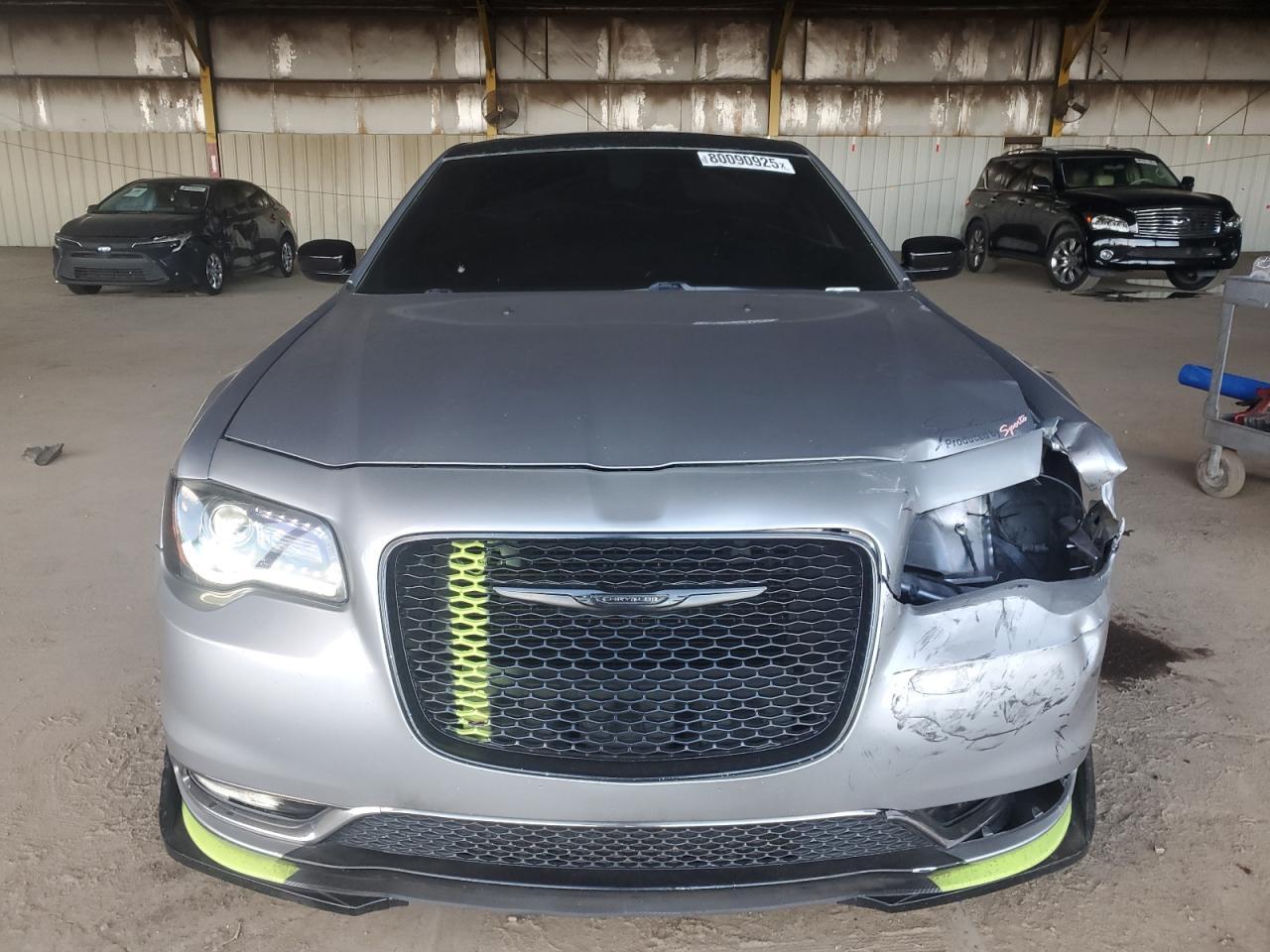 2016 Chrysler 300 Limited - Image 5