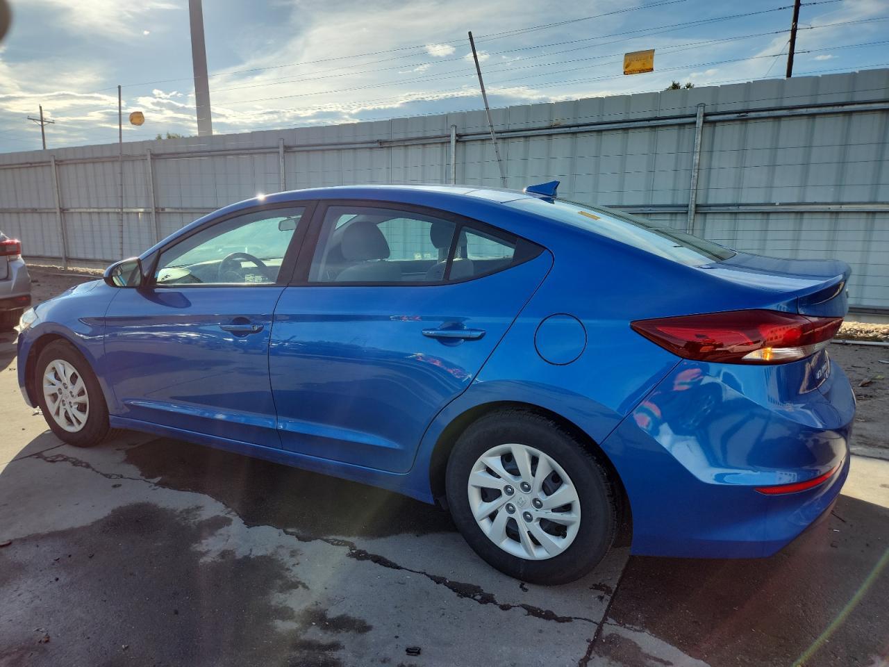 2018 Hyundai Elantra Se - Image 2