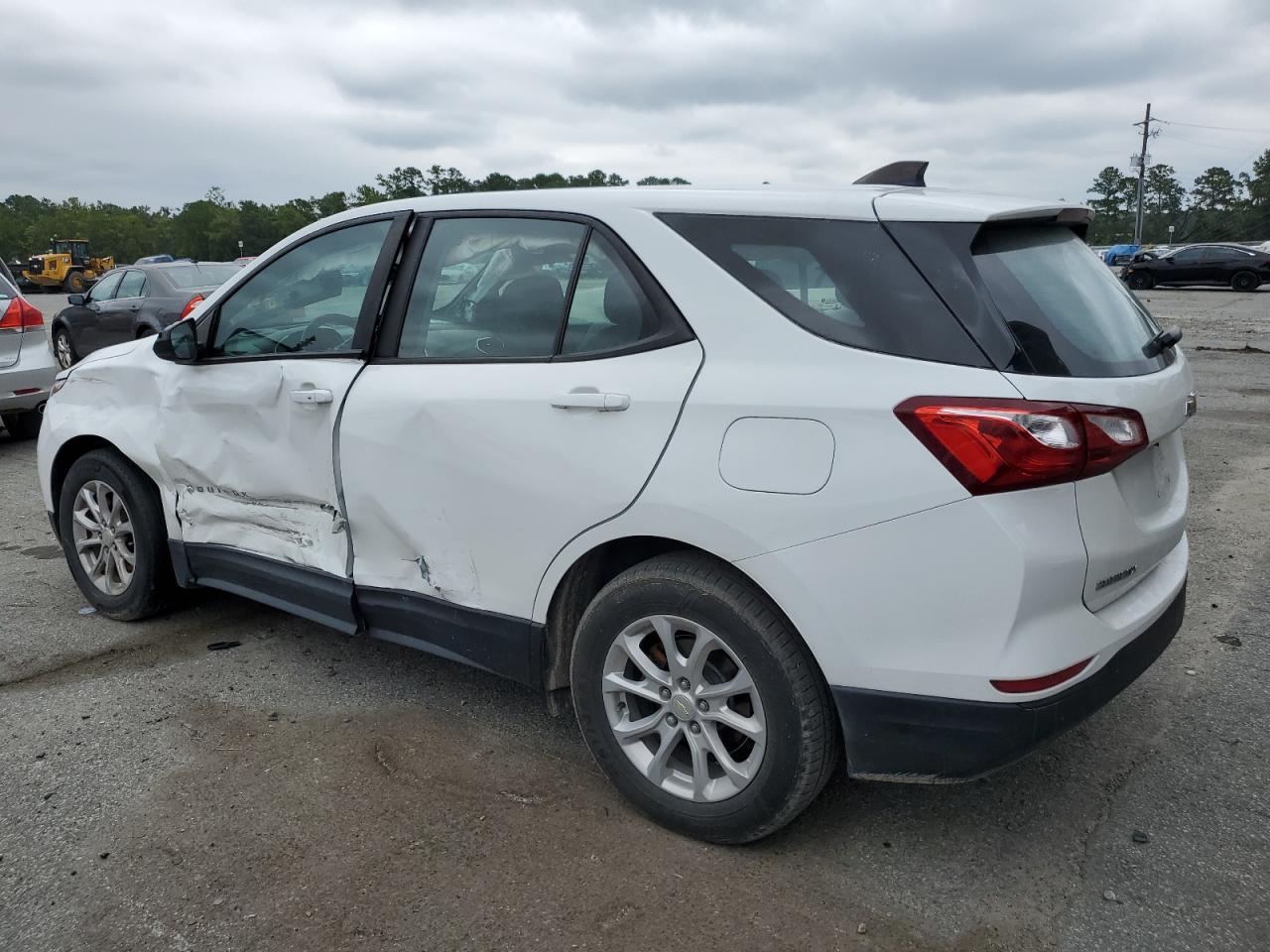 2021 Chevrolet Equinox Ls - Image 2