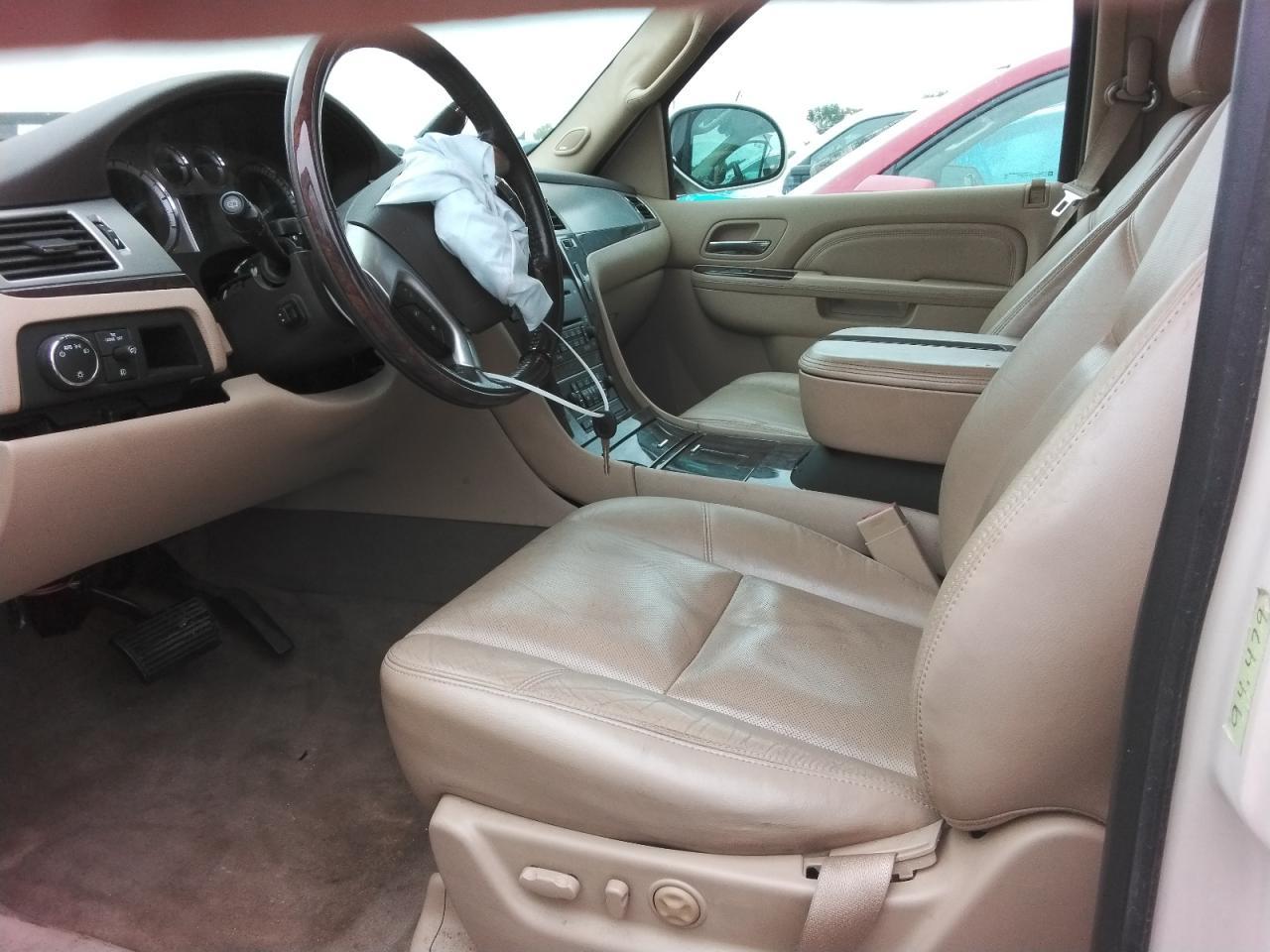 2010 Cadillac Escalade Esv Luxury - Image 7