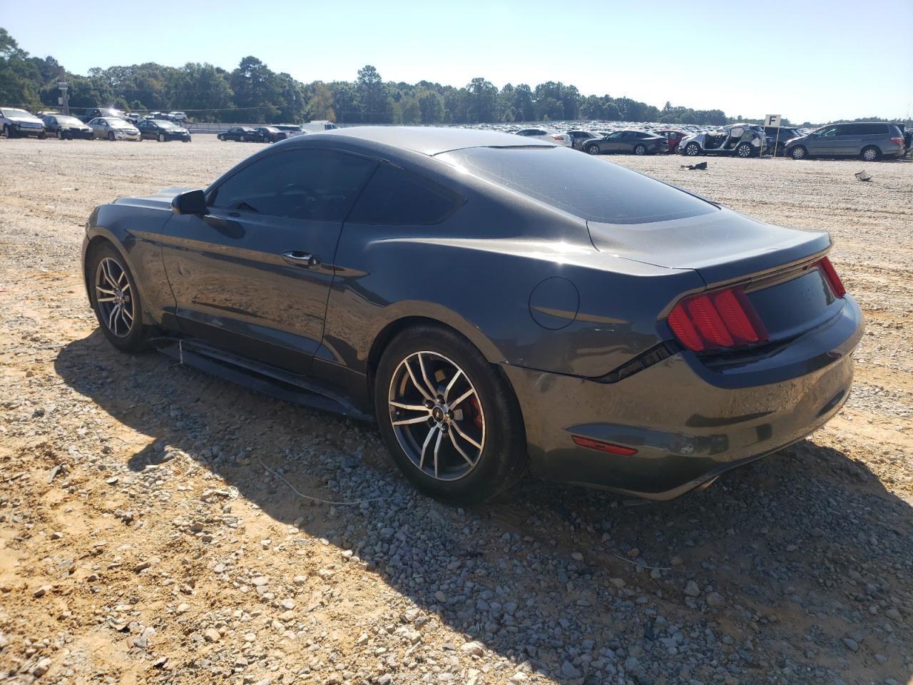 2015 Ford Mustang - Фото 2