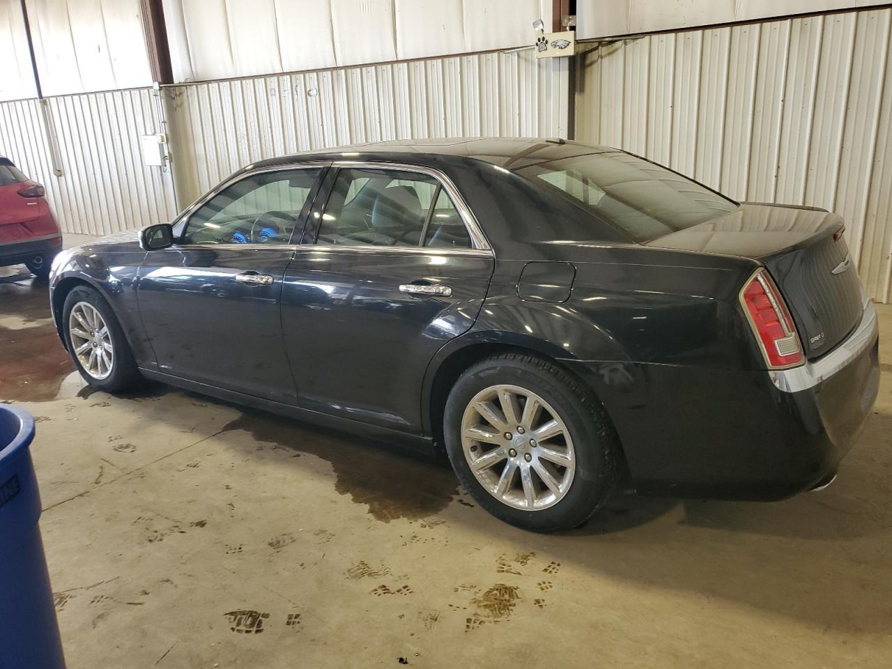 2012 Chrysler 300C - Фото 2