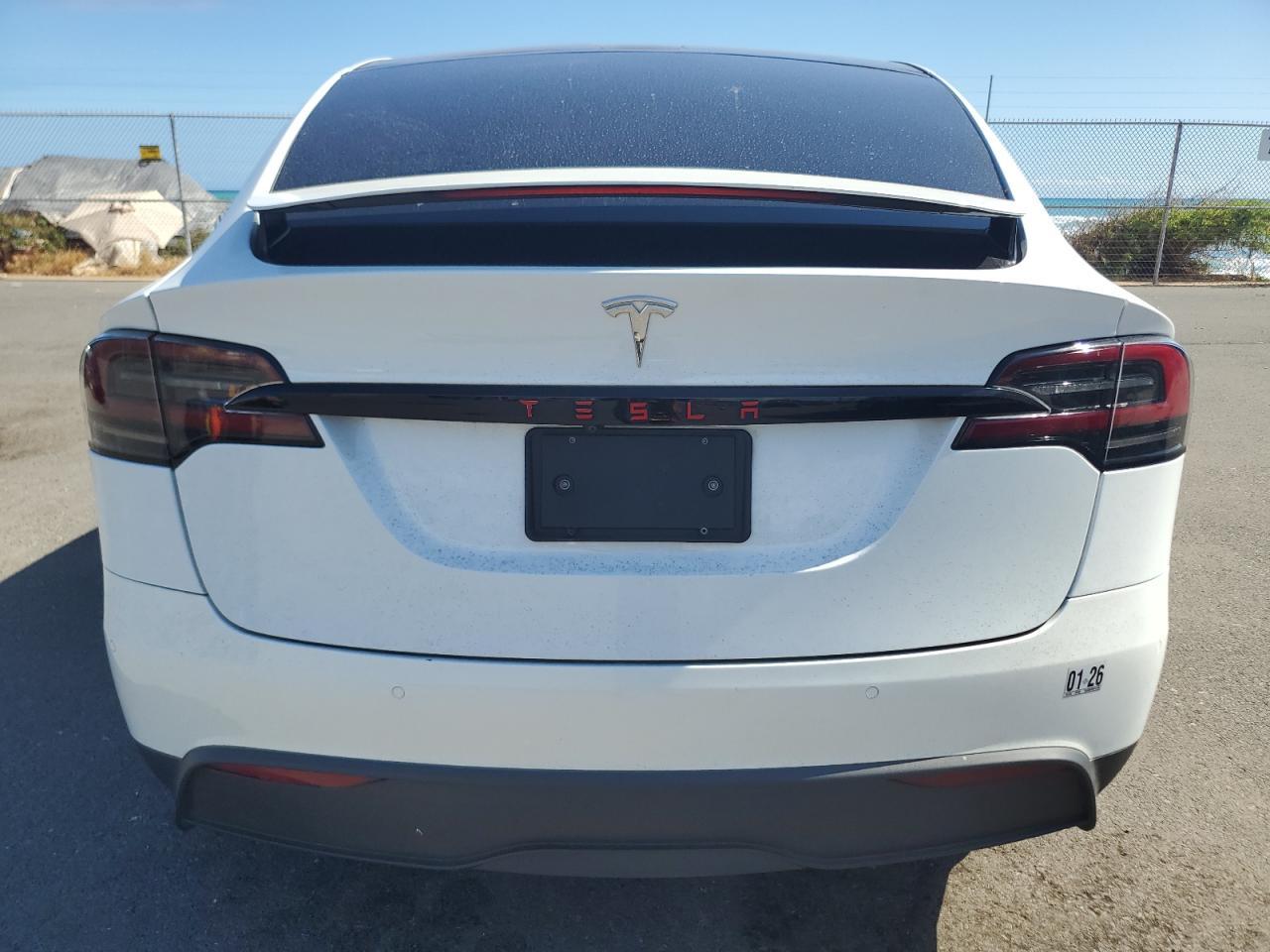 2022 Tesla Model X - Фото 6