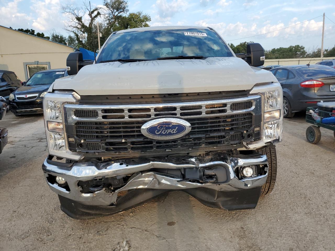 2025 Ford F250 Super Duty - Фото 5