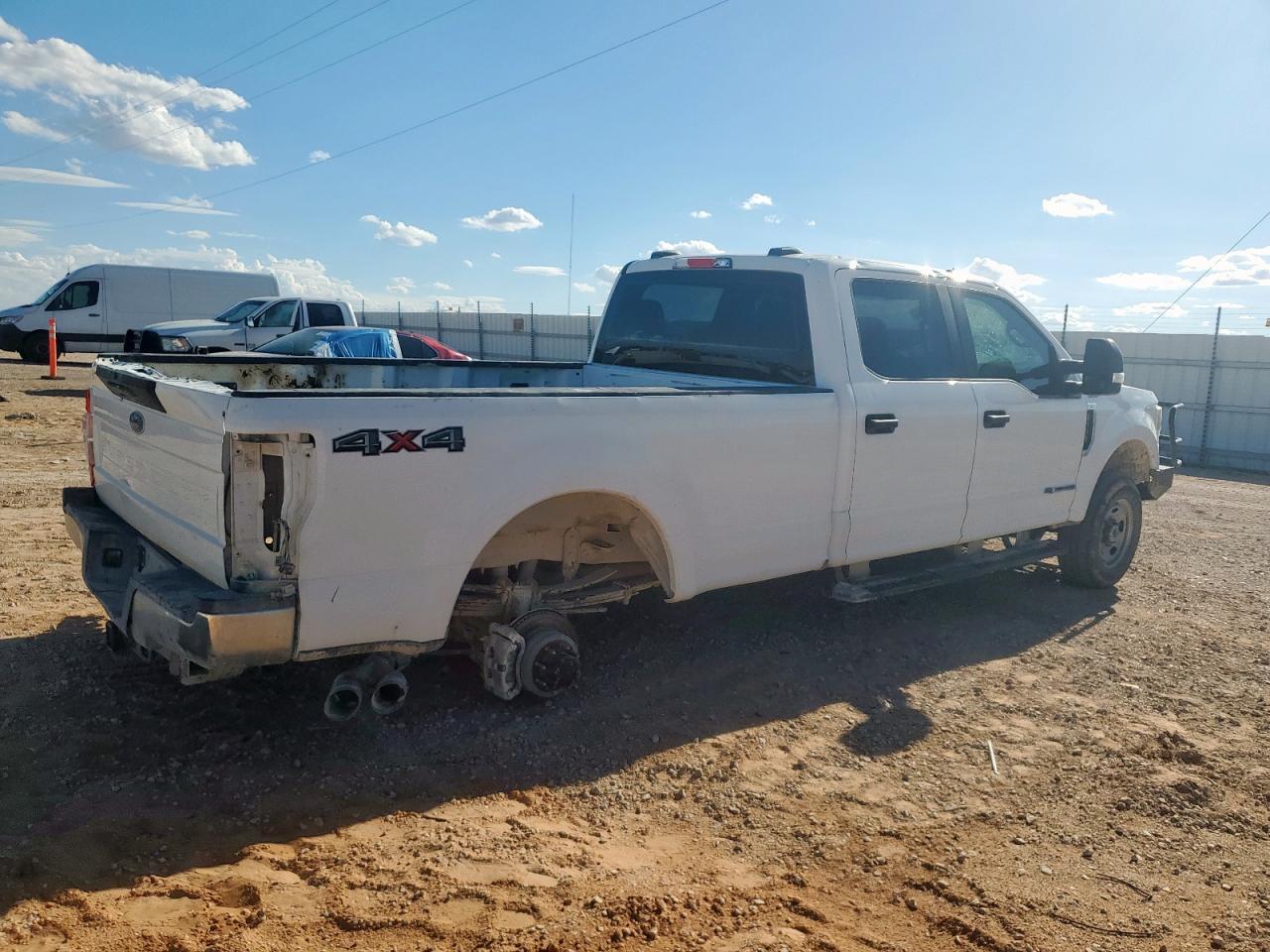 2022 Ford F250 Super Duty - Фото 3