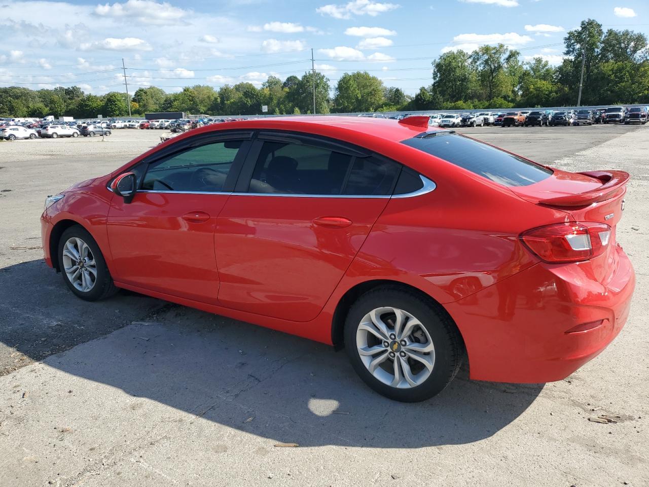 2019 Chevrolet Cruze Lt - Image 2