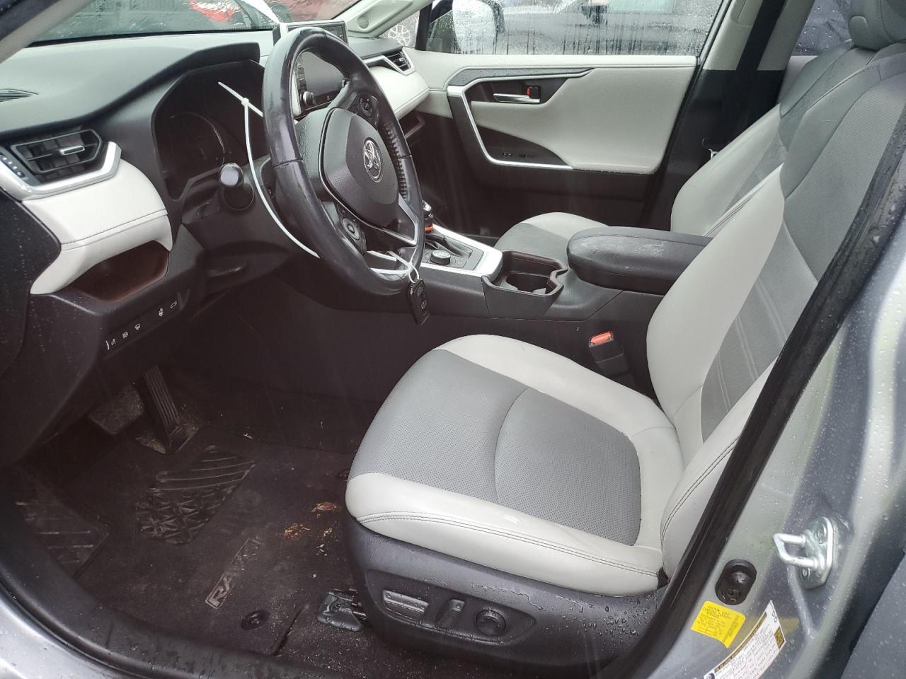 2019 Toyota Rav4 Limited - Image 7