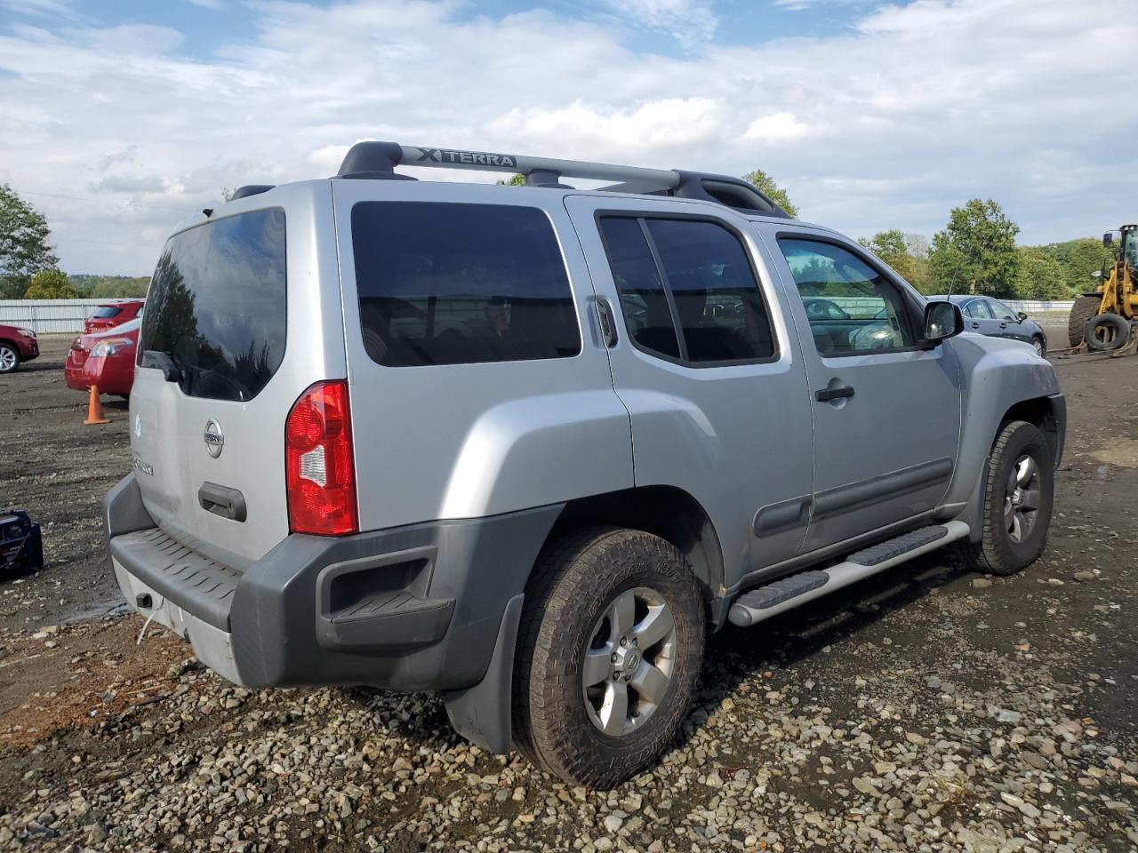 2012 Nissan Xterra Off Road - Фото 3