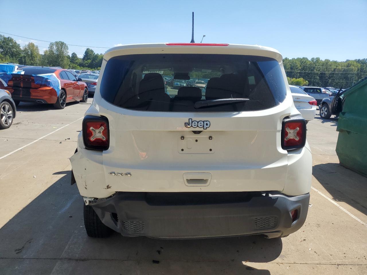 2023 Jeep Renegade Latitude - Фото 6