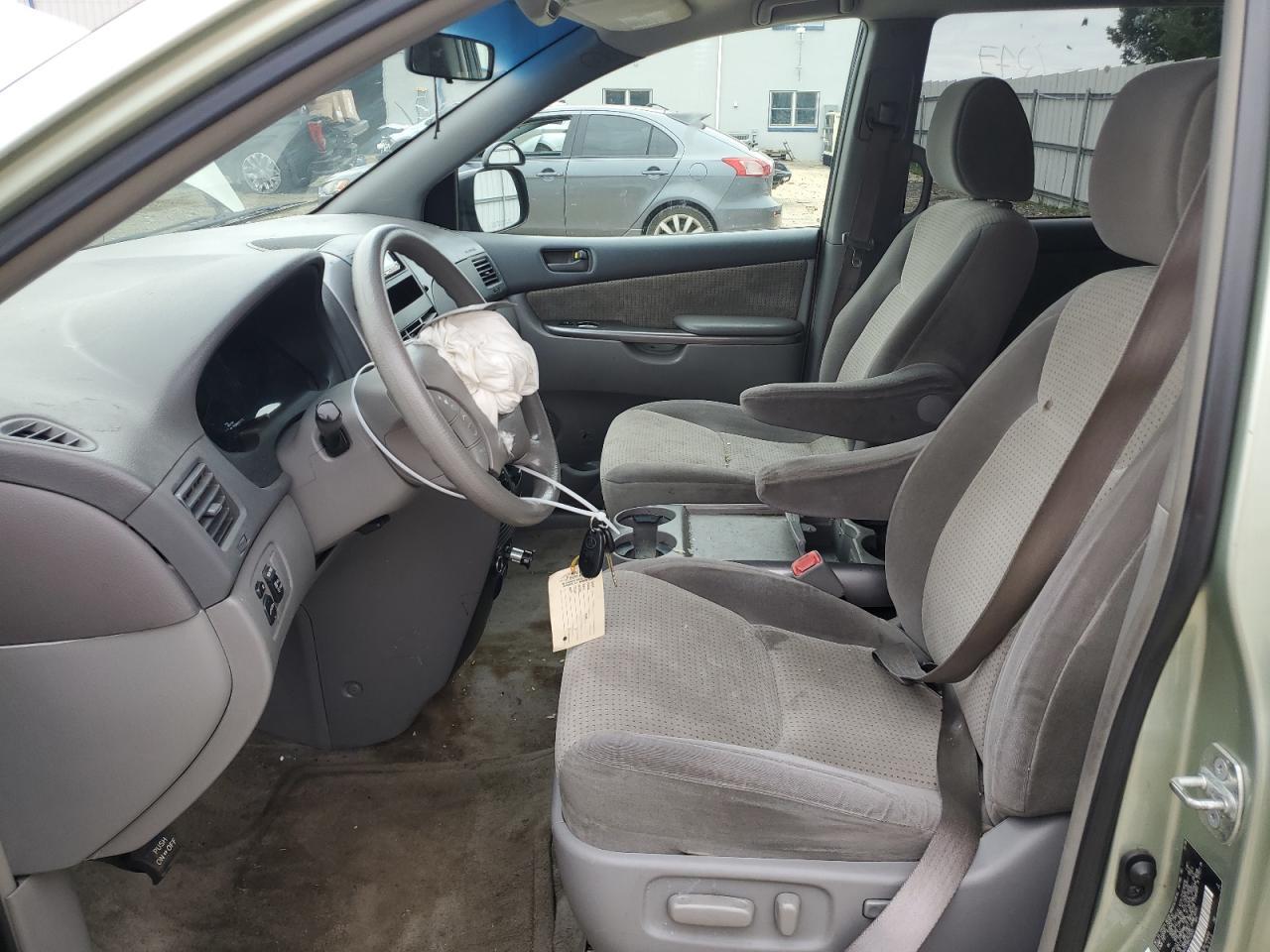 2009 Toyota Sienna Ce - Image 7