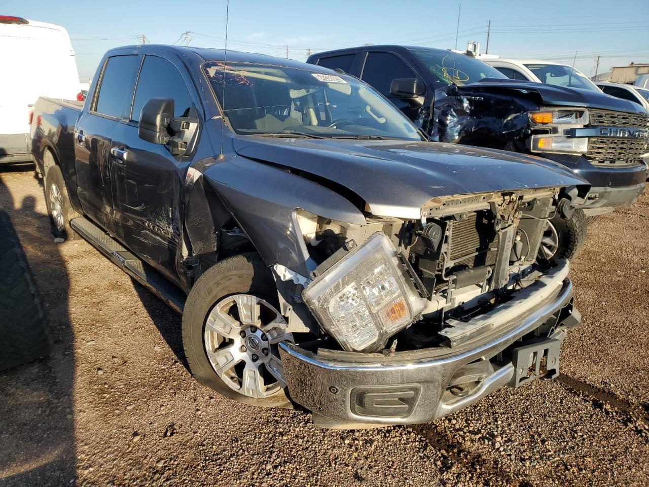 2019 Nissan Titan Platinum Reserve - Фото 4