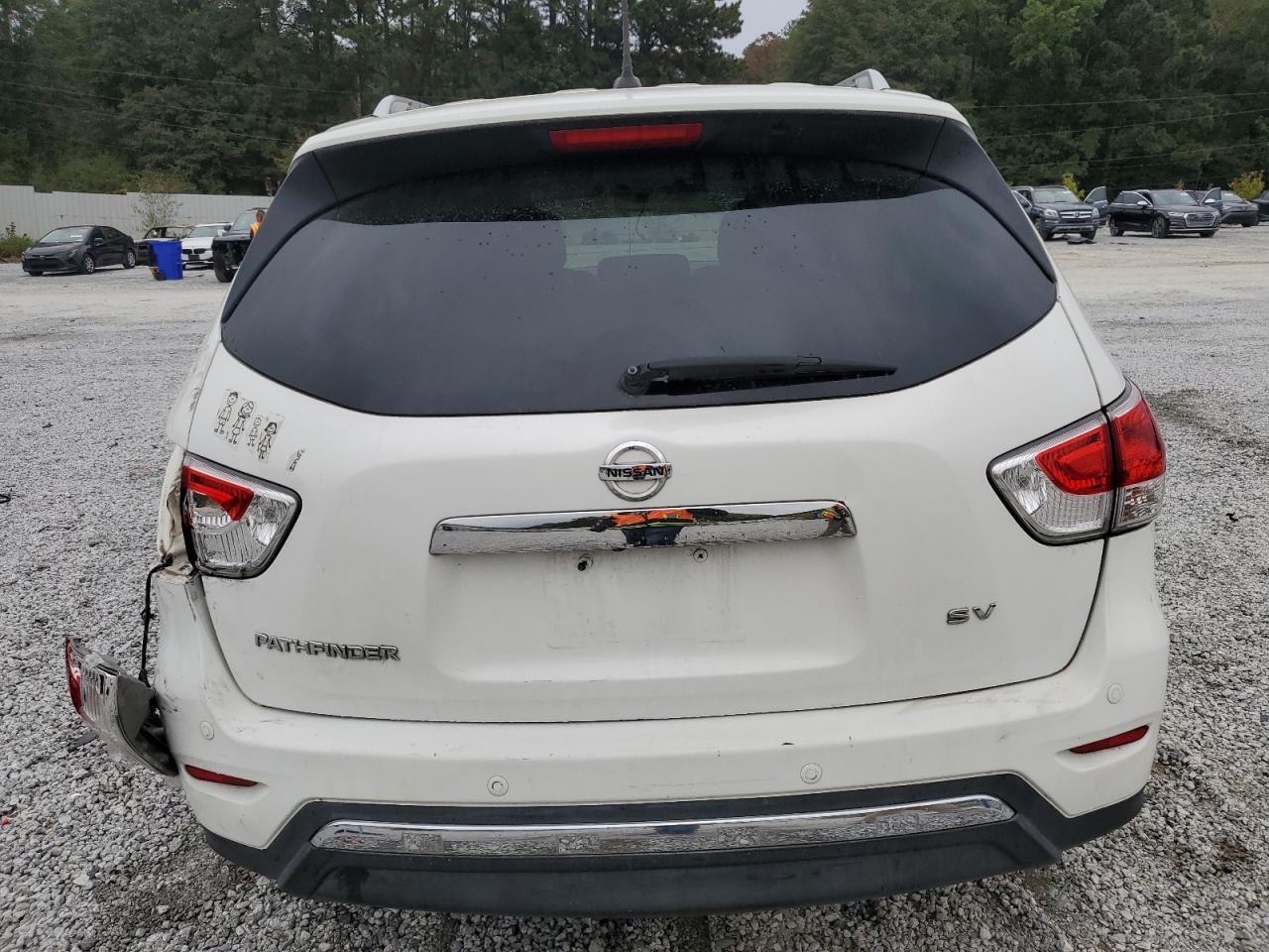 2016 Nissan Pathfinder S - Image 6