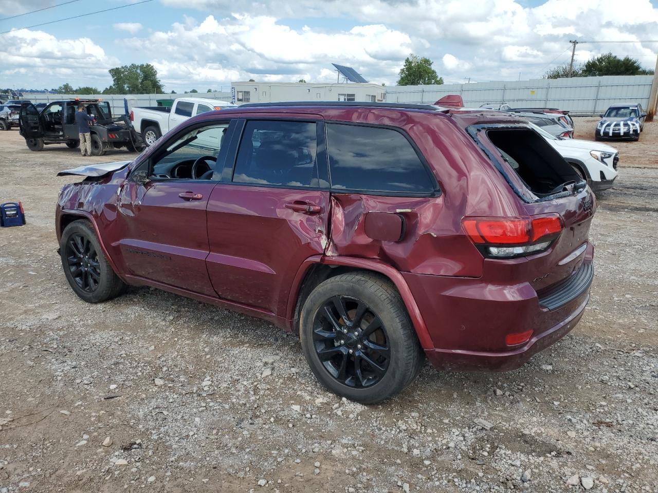 2019 Jeep Grand Cherokee Laredo - Image 2