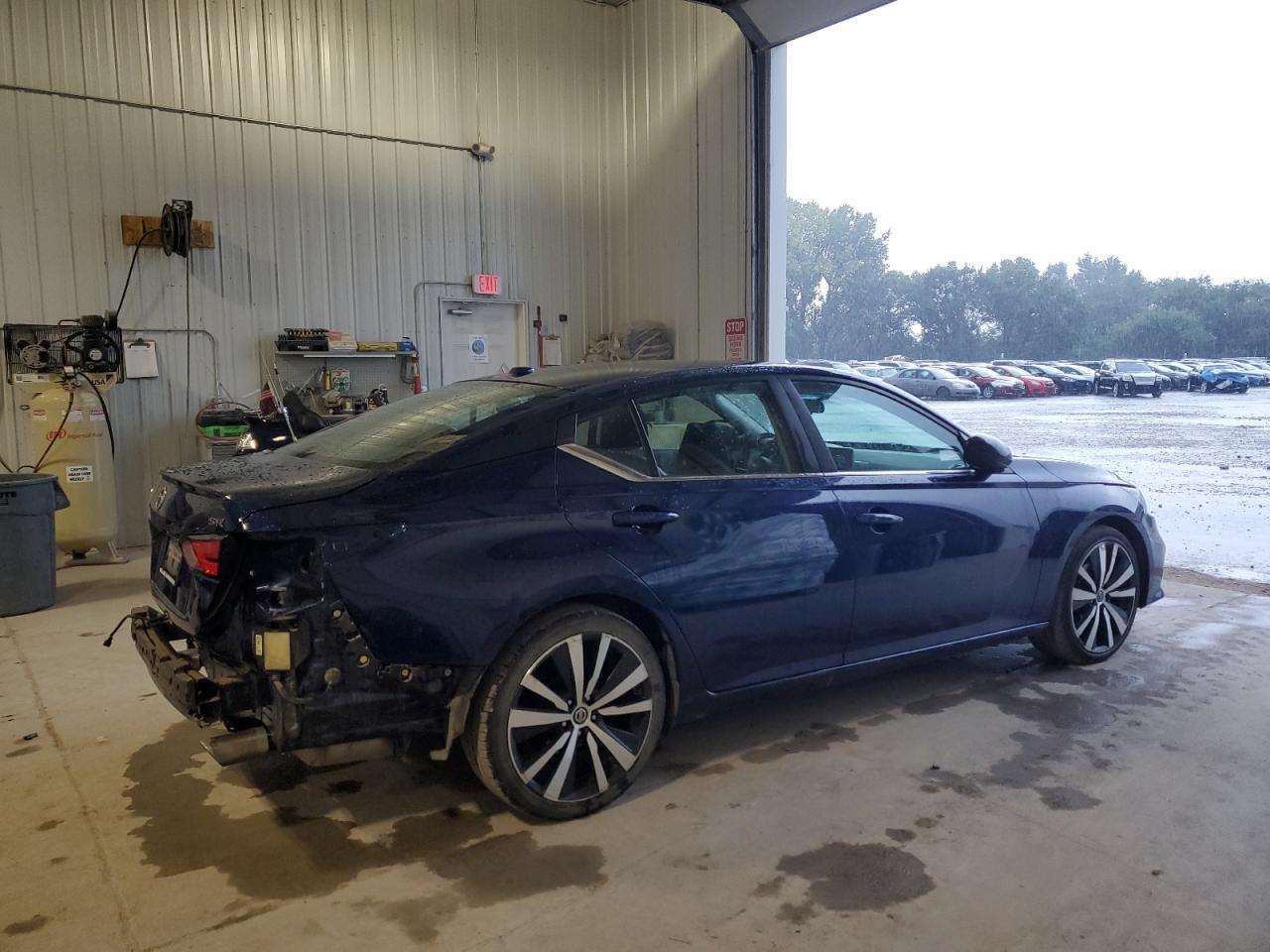 2020 Nissan Altima Sr - Image 3