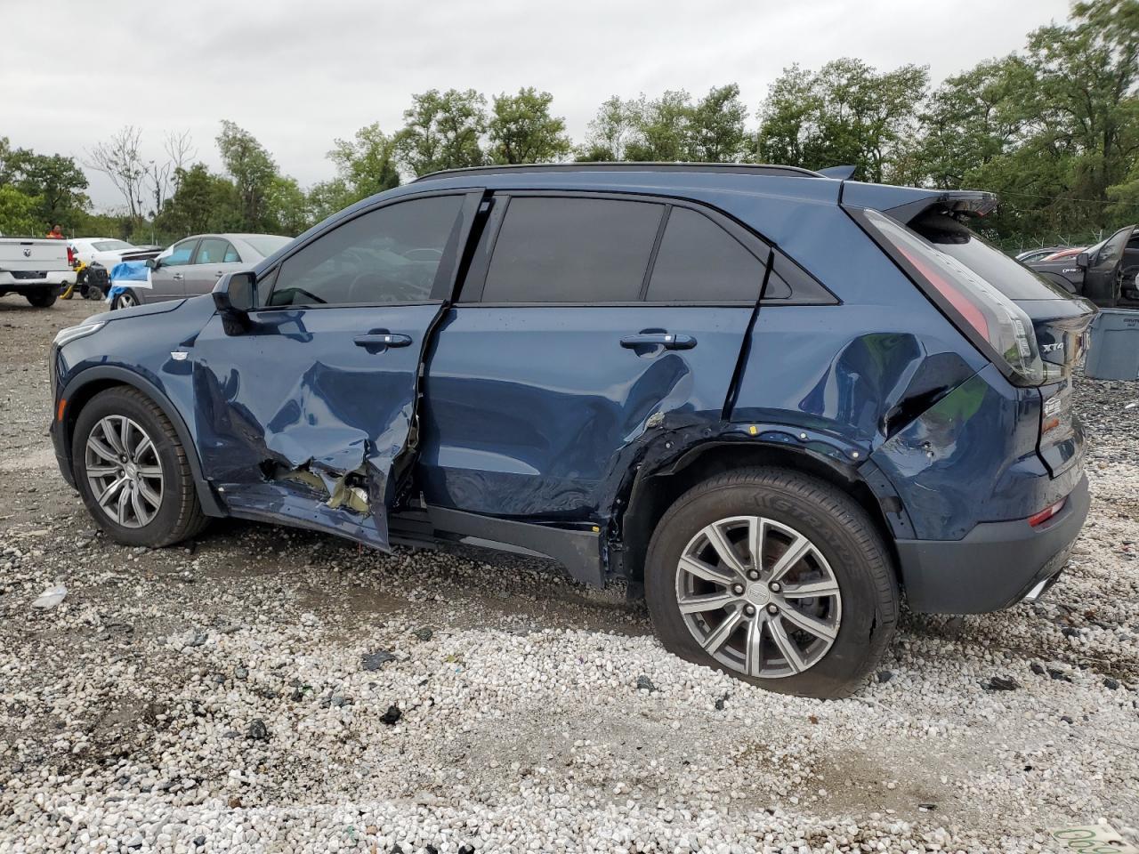 2019 Cadillac Xt4 - Image 2