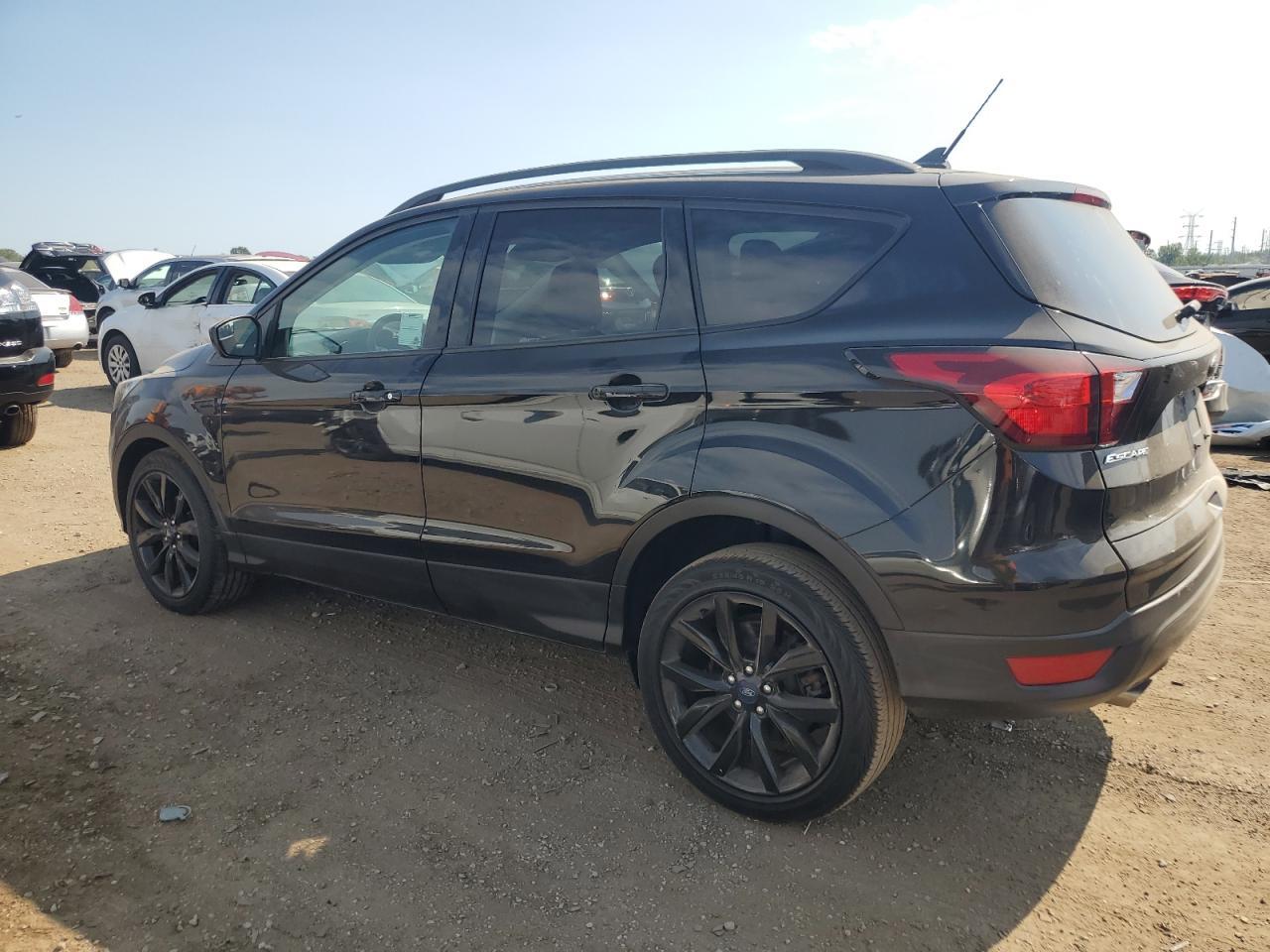 2019 Ford Escape Se - Фото 2