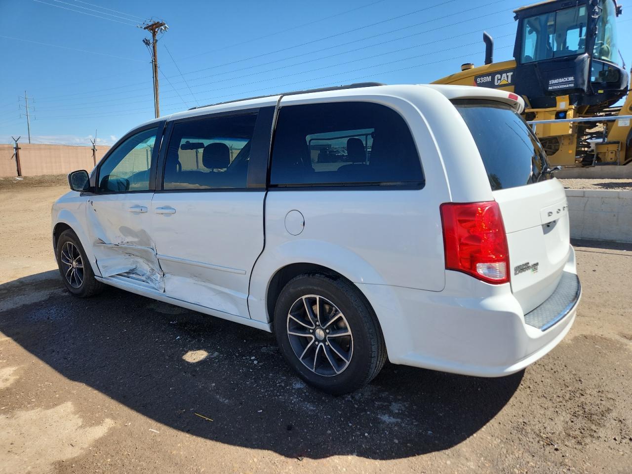 2016 Dodge Grand Caravan R/T - Image 2