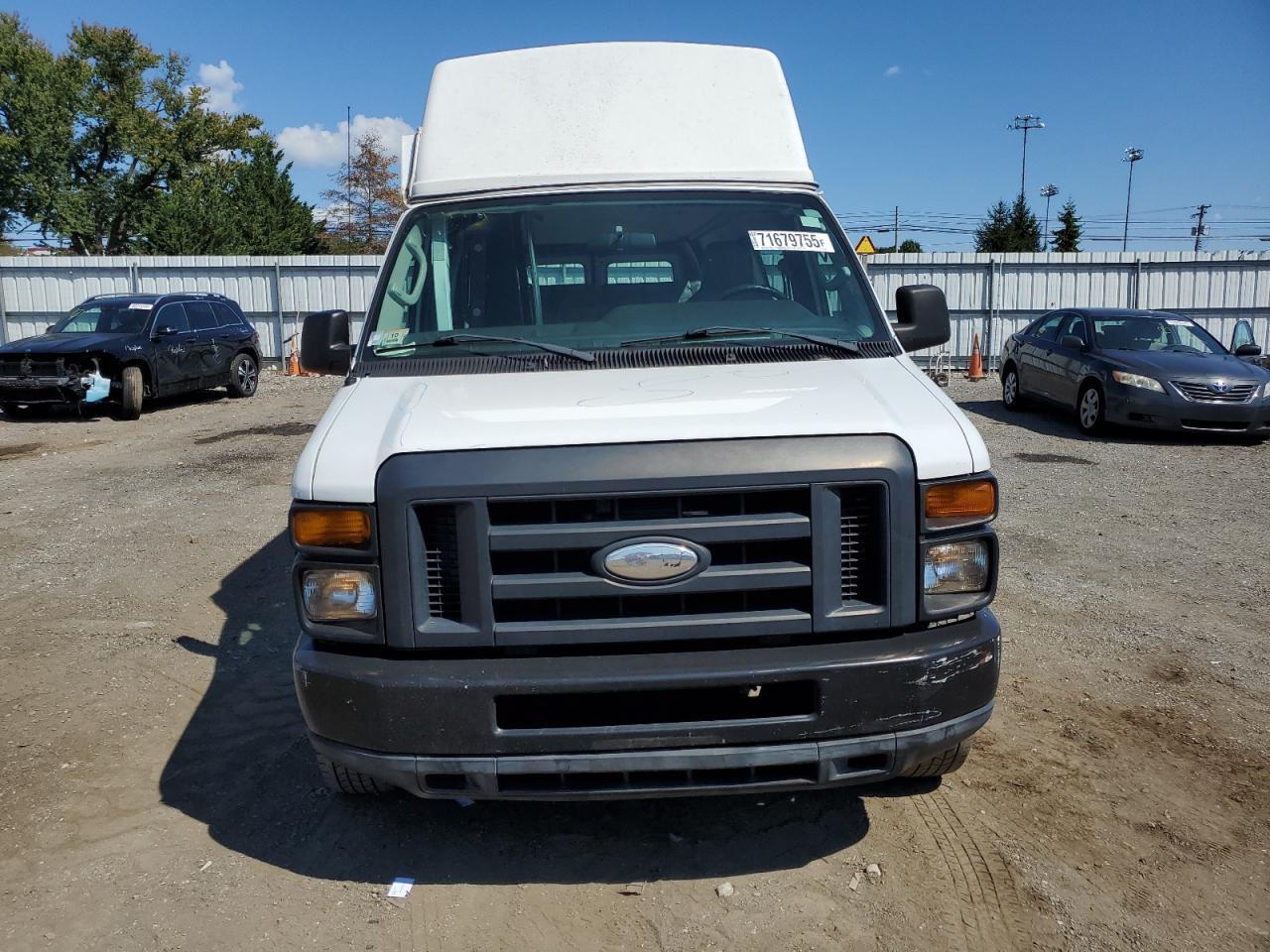 2014 Ford Econoline E250 Van - Image 5
