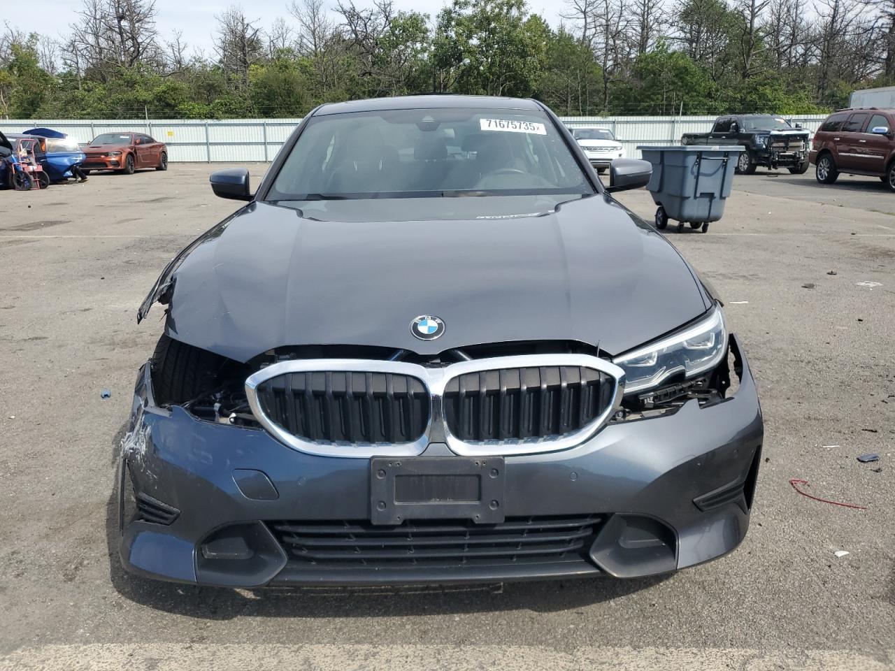 2020 BMW 330Xi - Фото 5