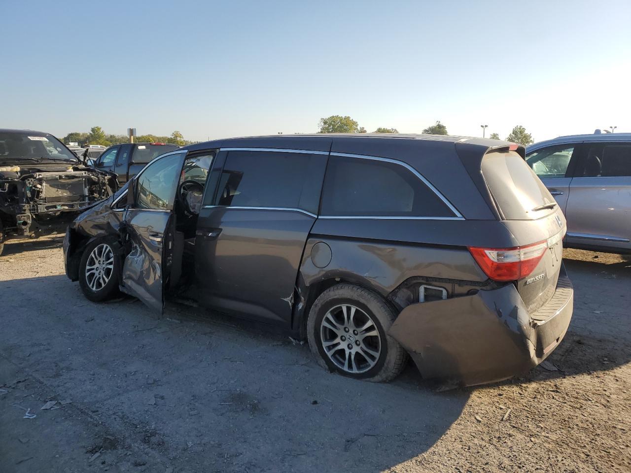 2013 Honda Odyssey Ex - Image 2