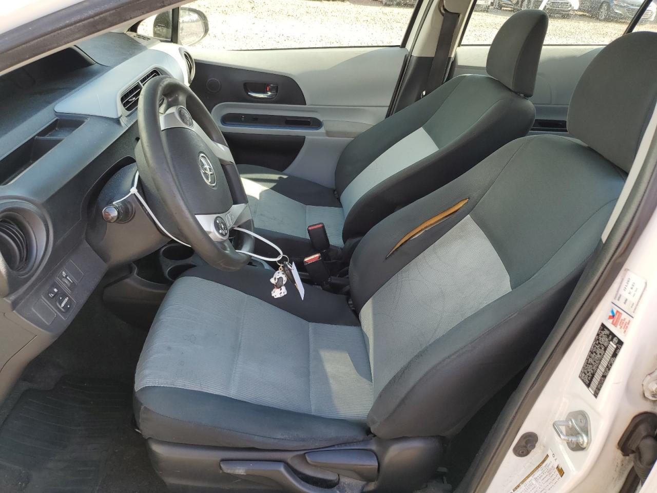 2012 Toyota Prius C - Фото 7