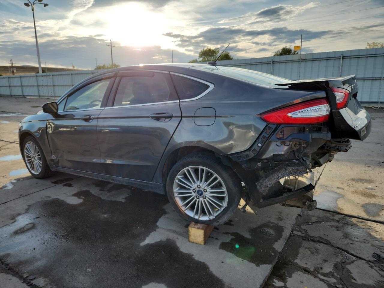 2015 Ford Fusion Se - Фото 2