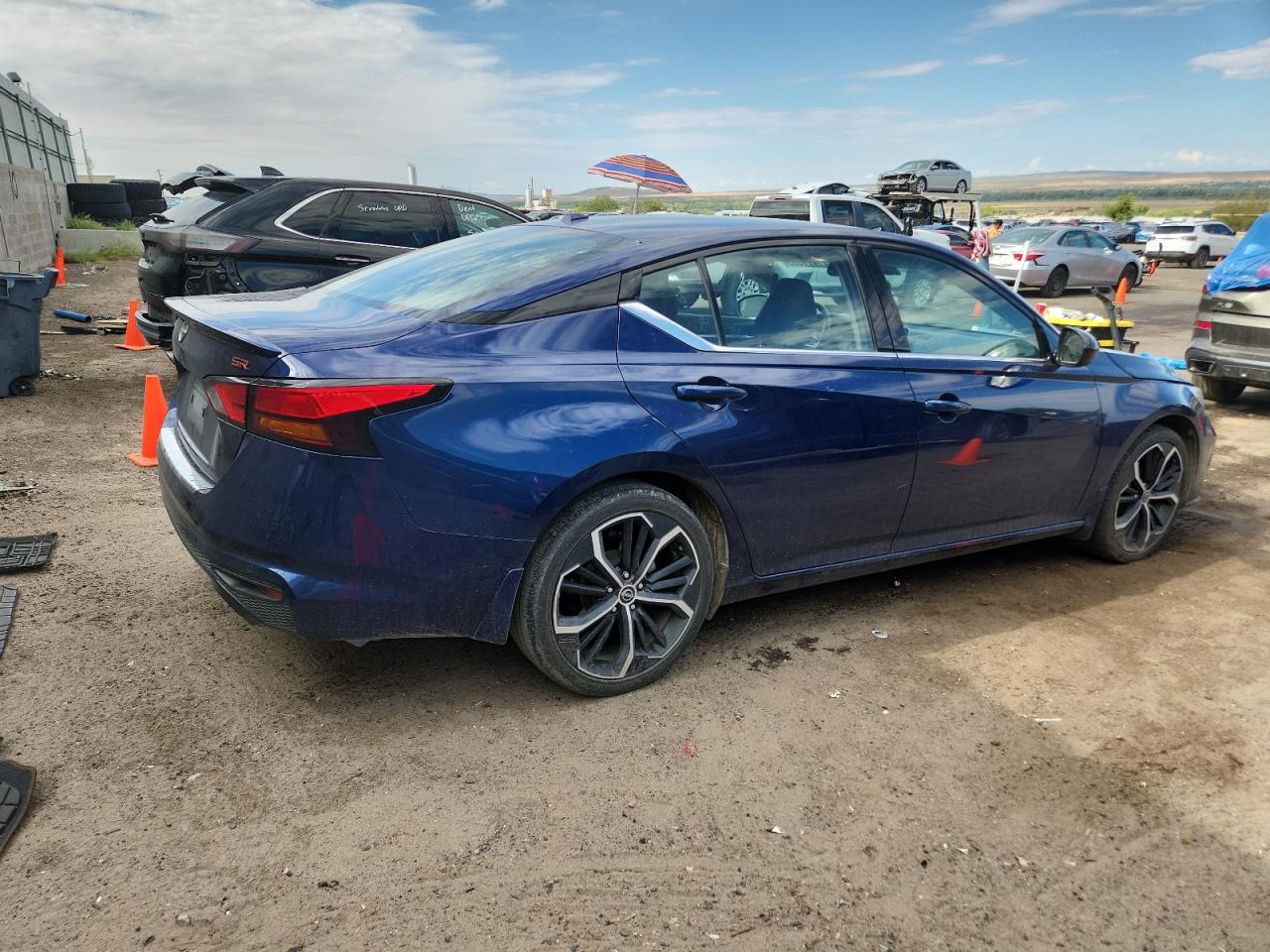 2023 Nissan Altima Sr - Image 3