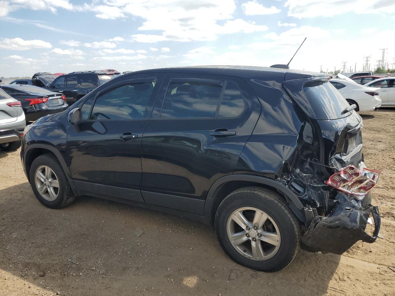 2017 Chevrolet Trax Ls - Image 2