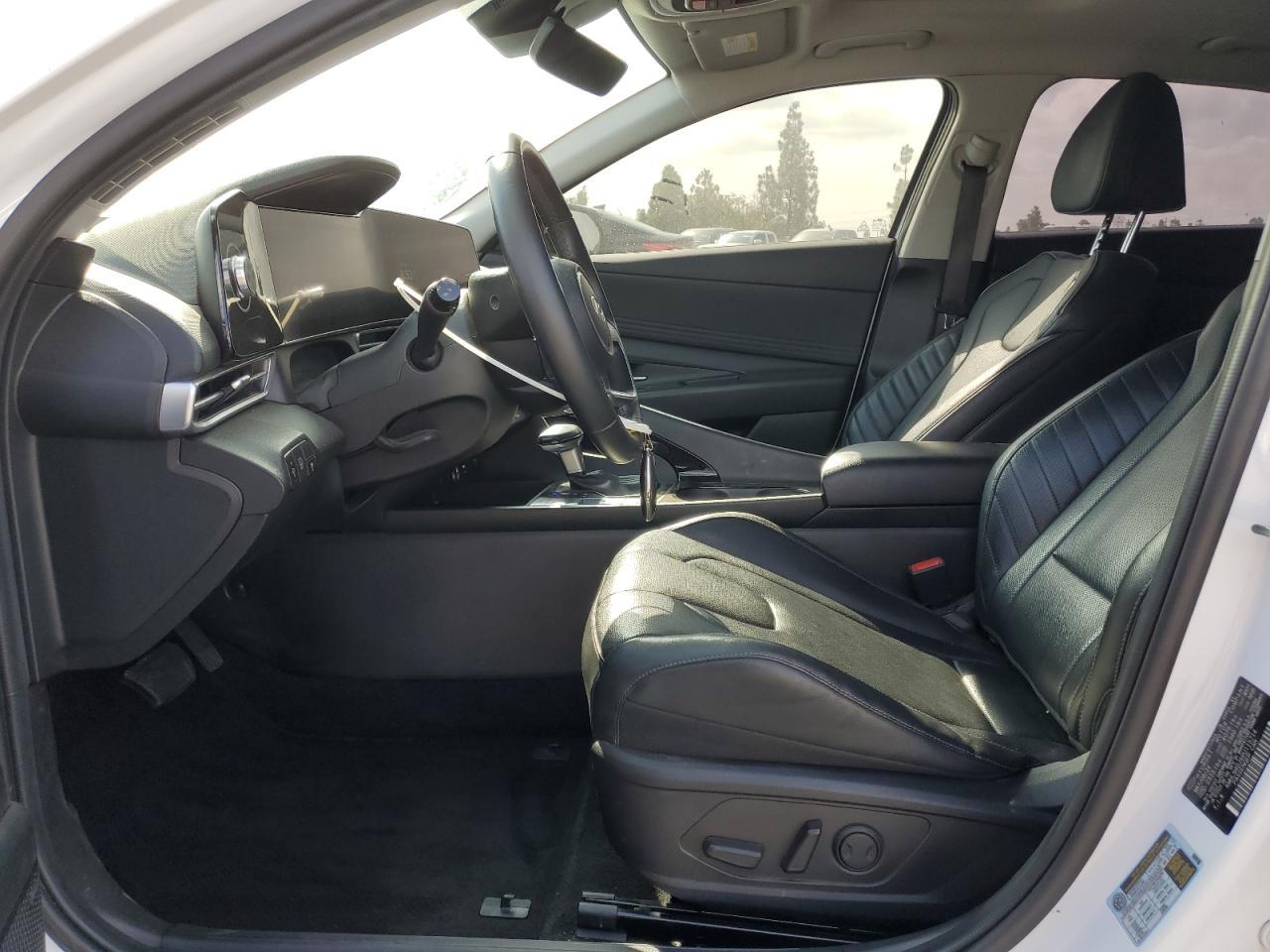 2024 Hyundai Elantra Limited - Image 7