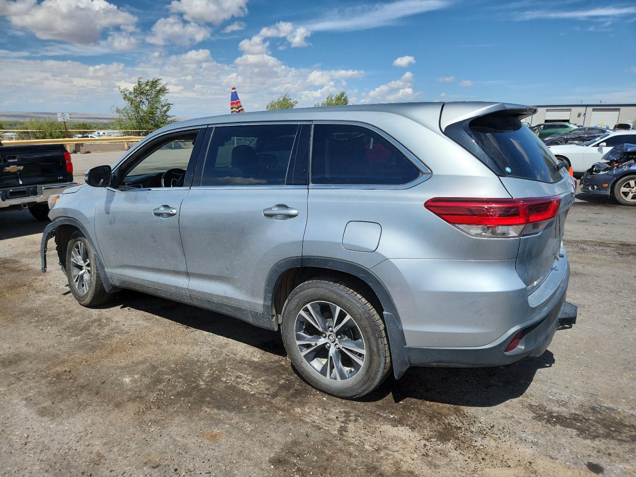 2019 Toyota Highlander Le - Фото 2