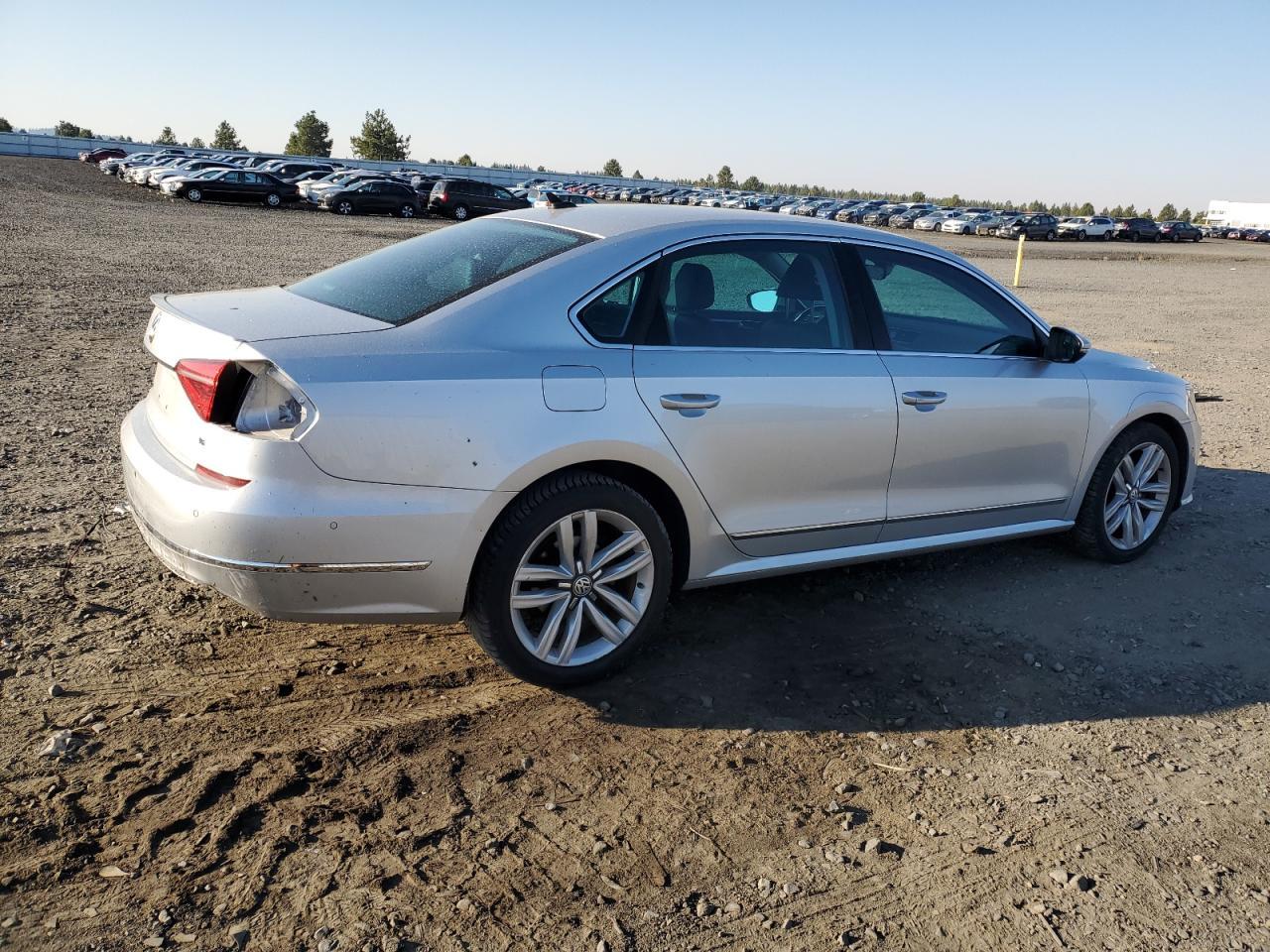 2016 Volkswagen Passat Sel Premium - Image 3