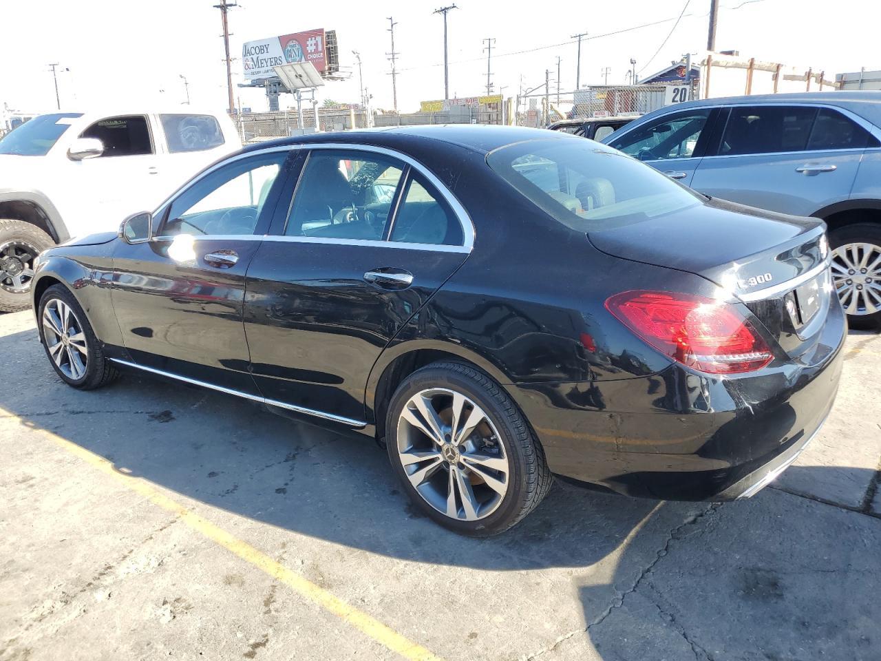 2021 Mercedes-Benz C 300 4Matic - Фото 2
