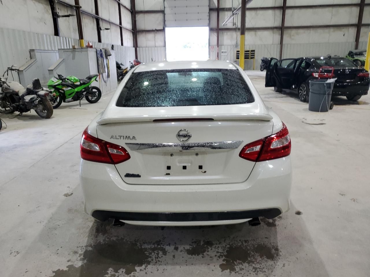 2016 Nissan Altima 2.5 - Image 6
