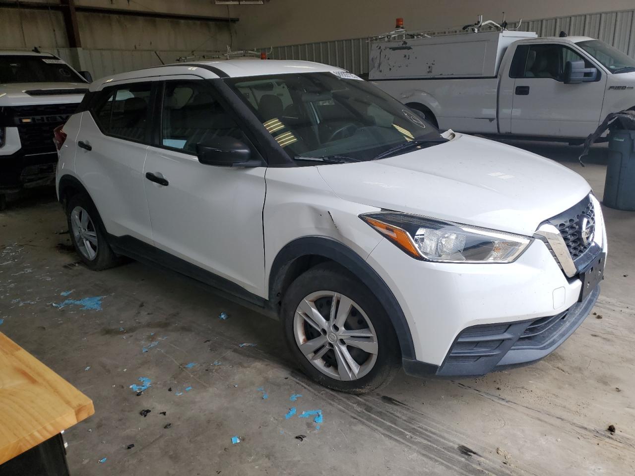 2020 Nissan Kicks S - Image 4