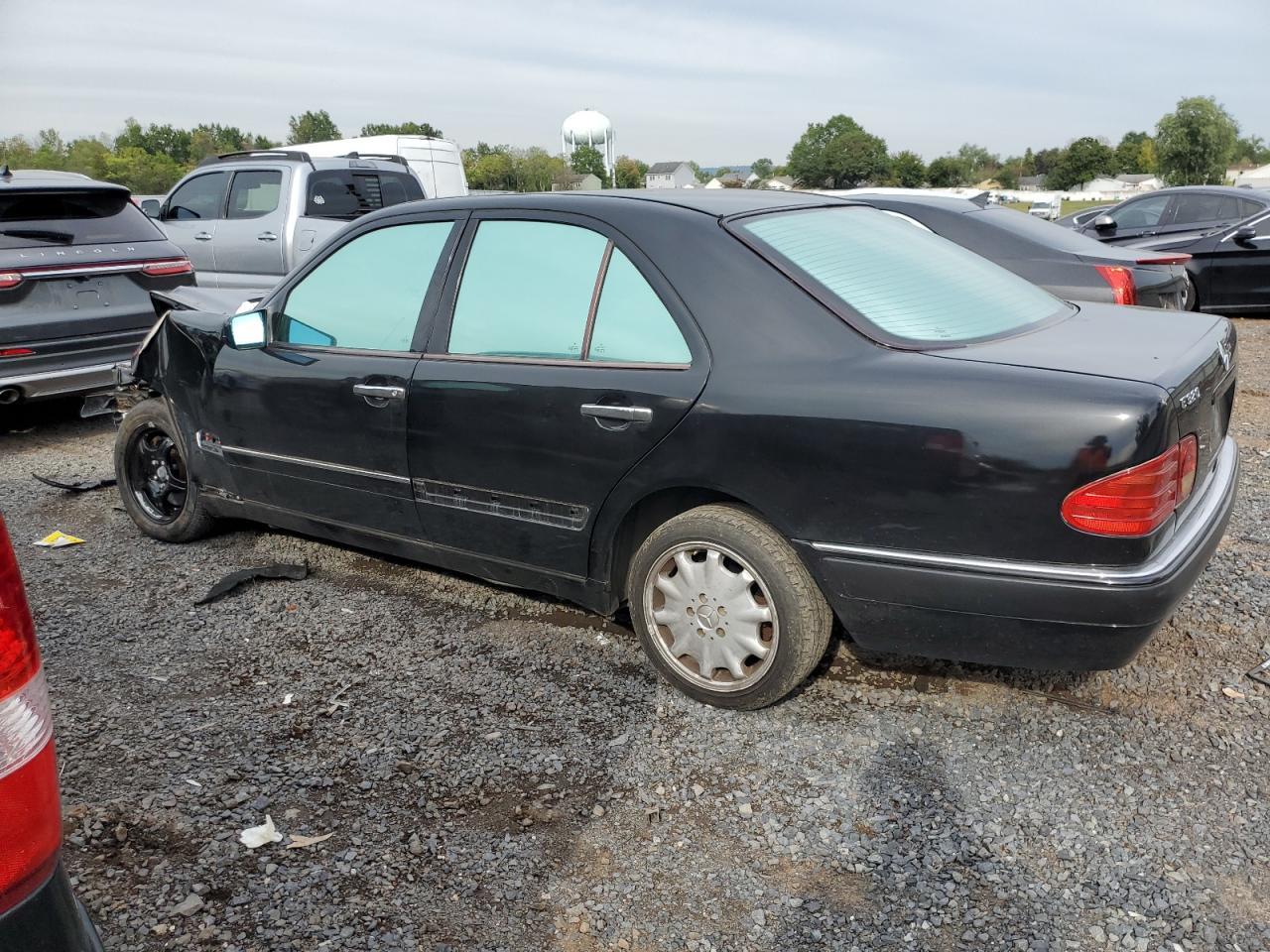 1999 Mercedes-Benz E 320 - Image 2