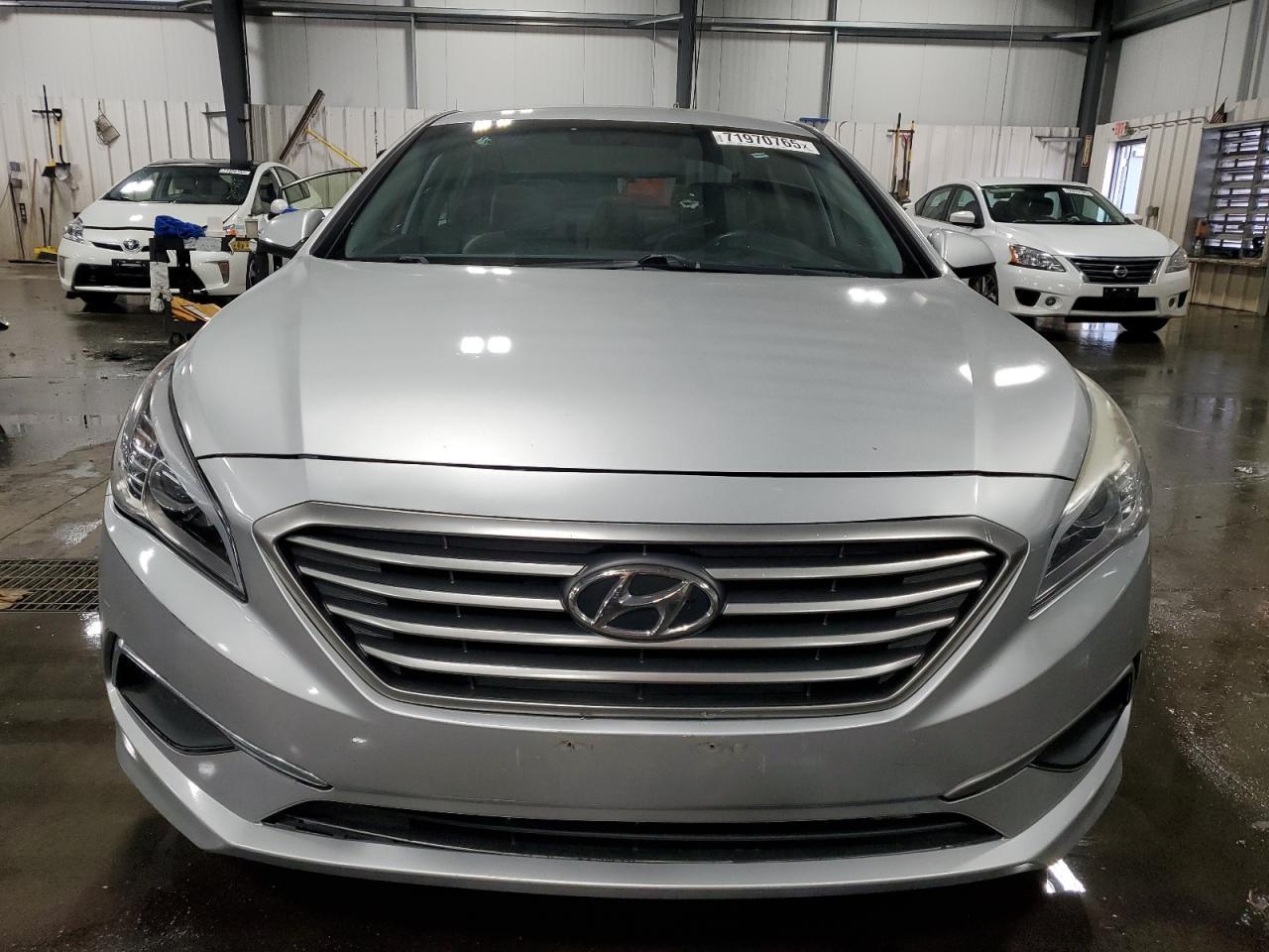 2017 Hyundai Sonata Se - Image 5
