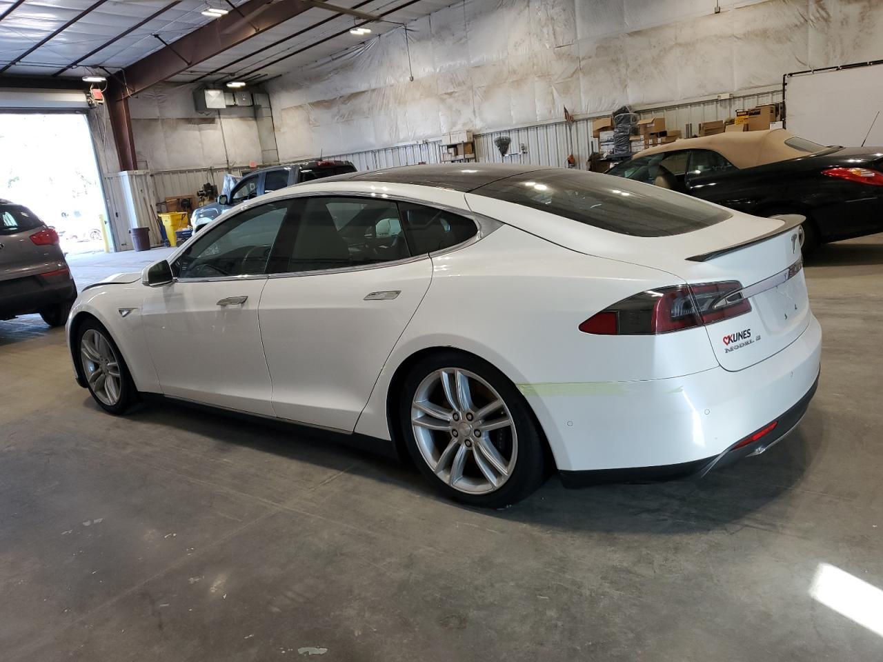 2016 Tesla Model S - Фото 2