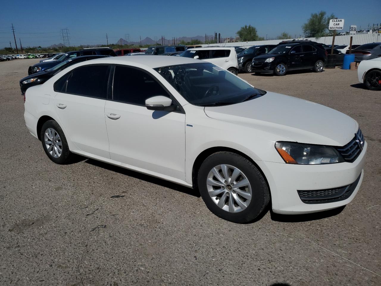 2014 Volkswagen Passat S - Фото 4