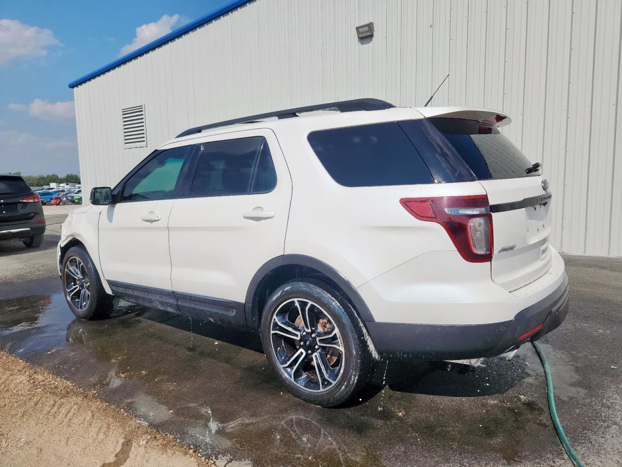 2015 Ford Explorer Sport - Фото 2
