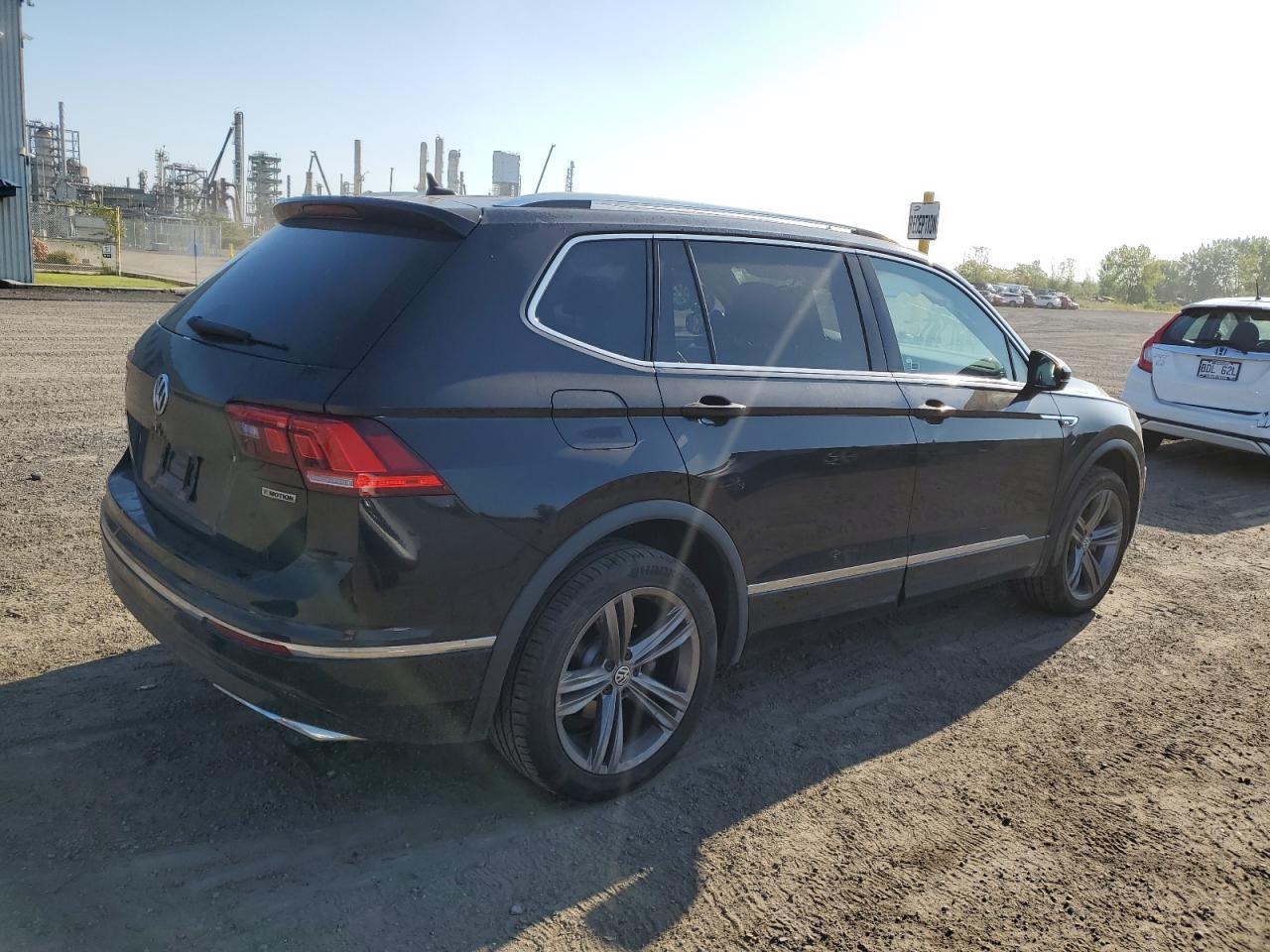 2021 Volkswagen Tiguan Sel Premium R-Line - Image 3