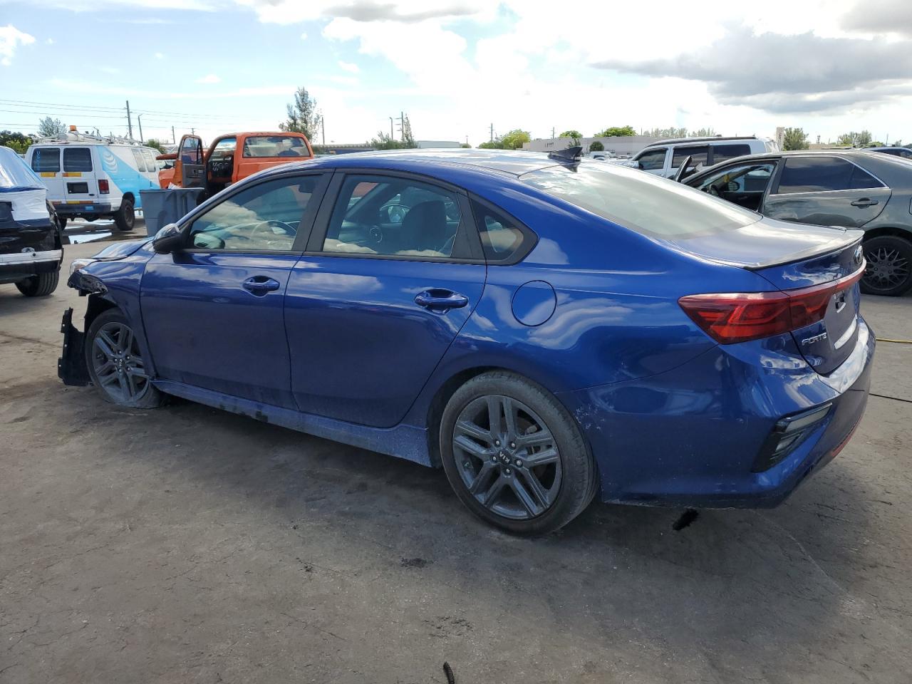 2021 Kia Forte Gt Line - Фото 2