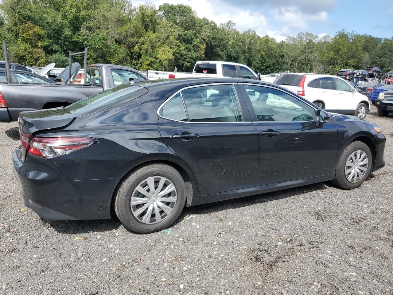2023 Toyota Camry Le - Фото 3